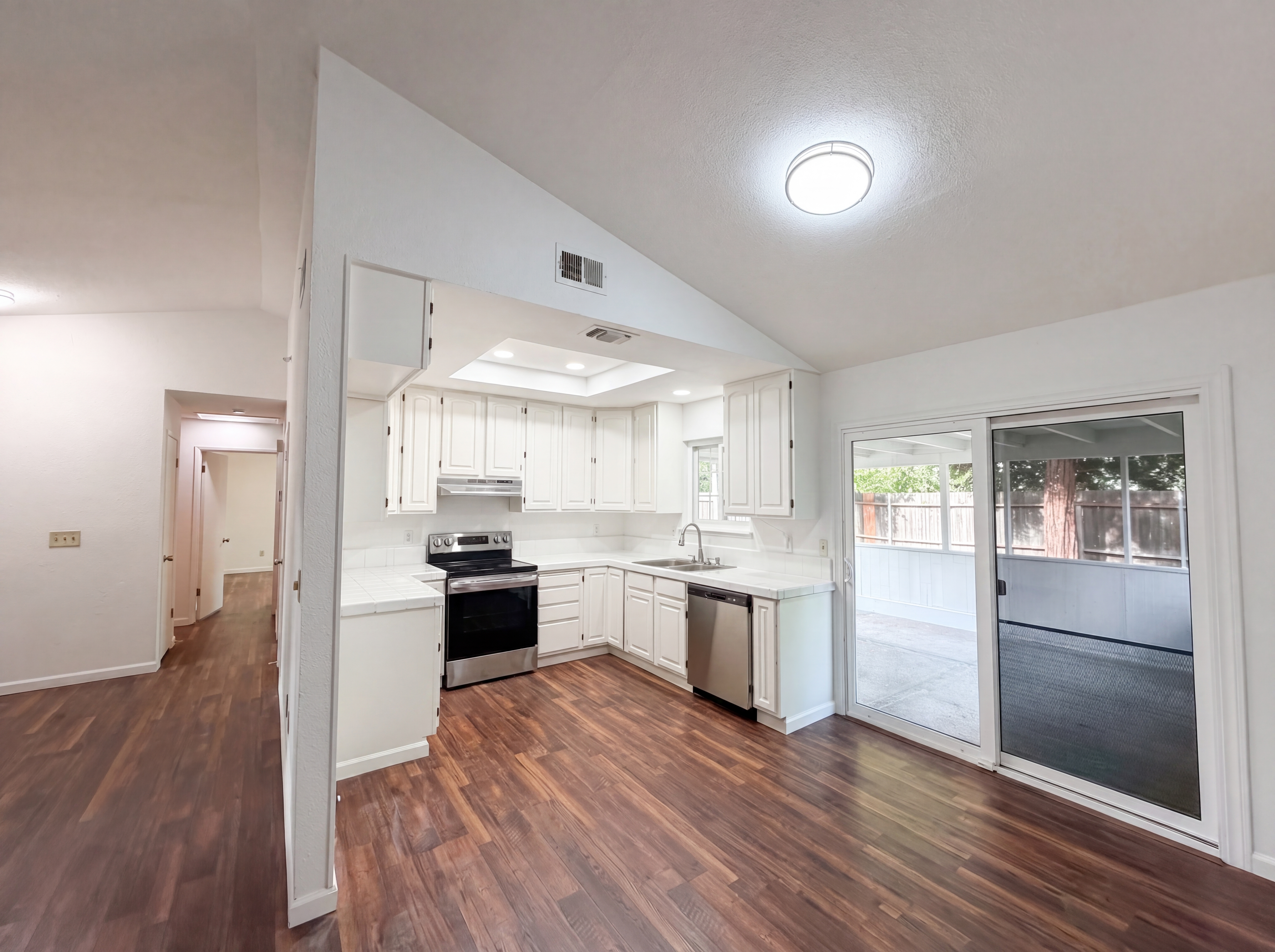 Photo 2 of 33 of 3495 Cattle Dr, Sacramento, CA