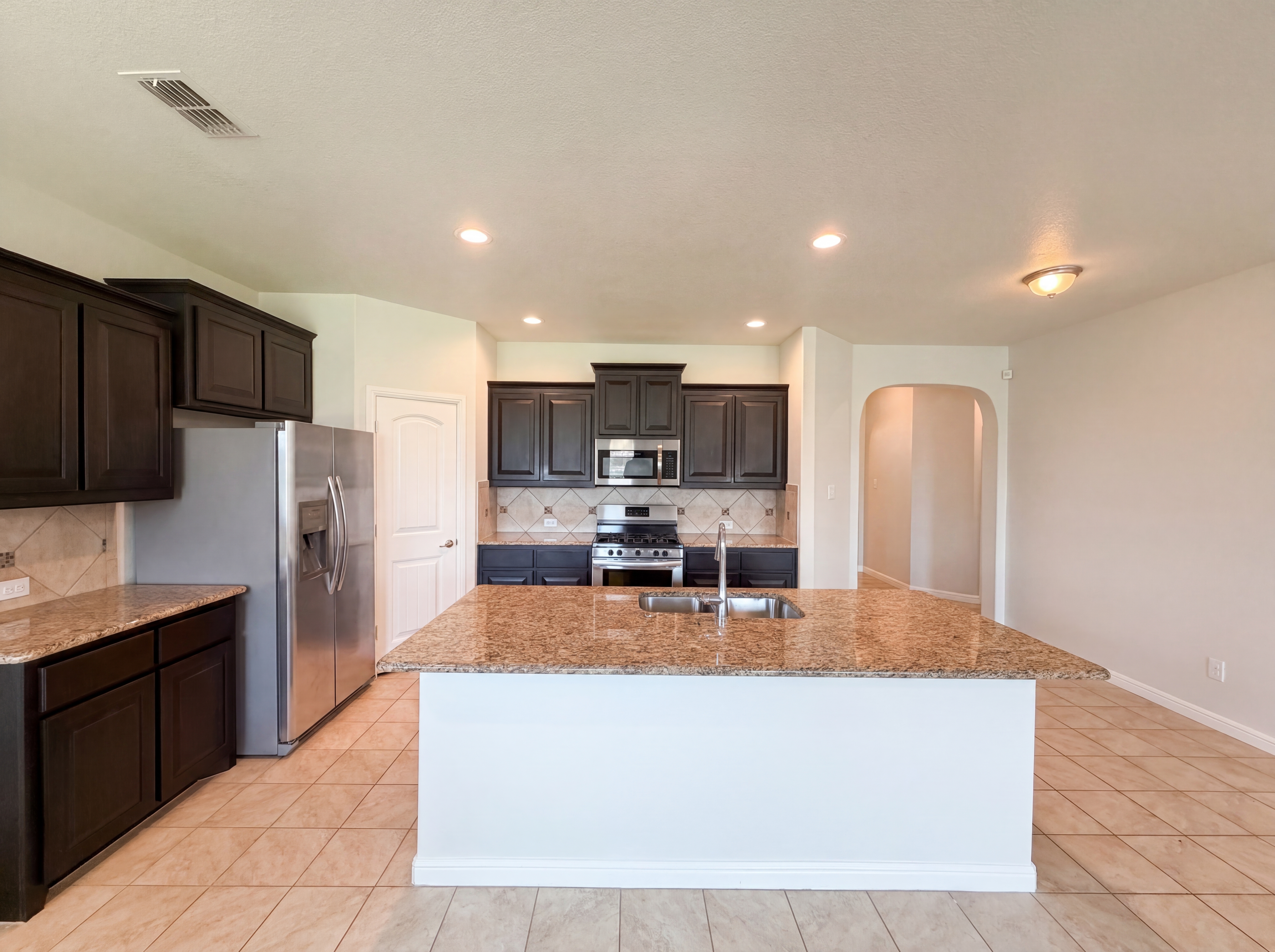 Photo 7 of 21 of 4312 Chicory Ct, Denton, TX