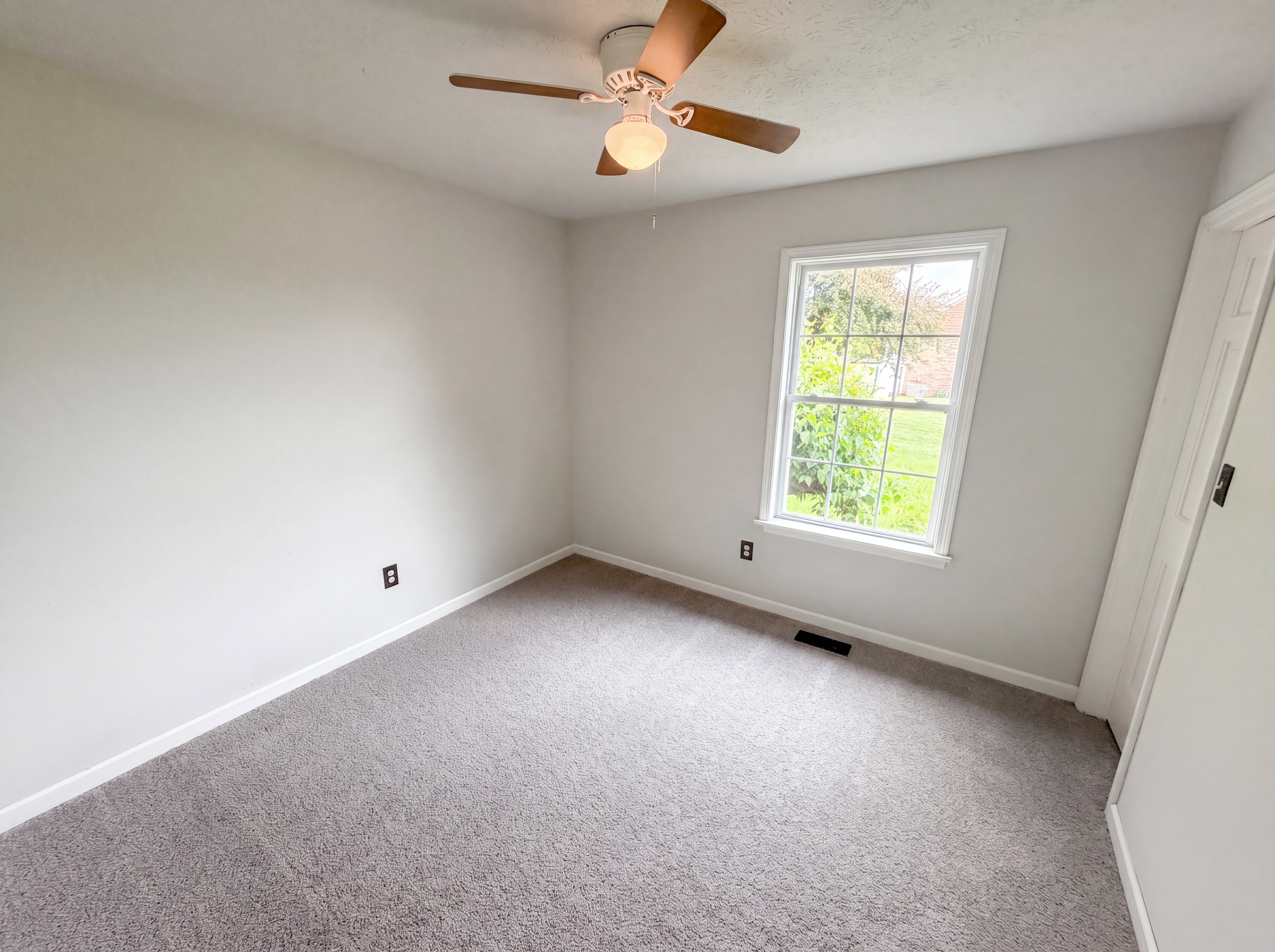 Photo 12 of 26 of 3646 Meadowlark Ln, Brownsburg, IN