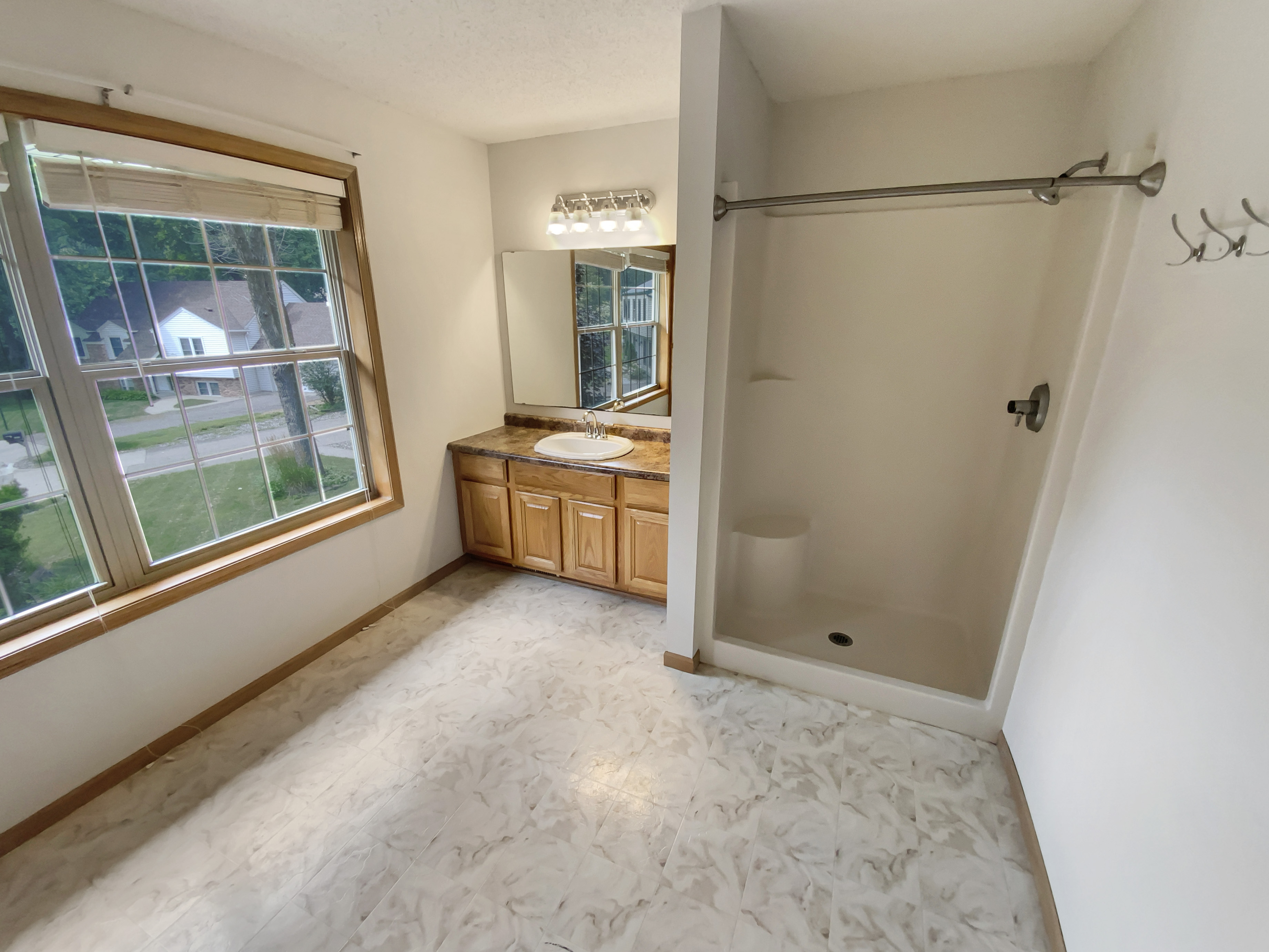 Photo 7 of 23 of 3017 Rainier Ct, Burnsville, MN