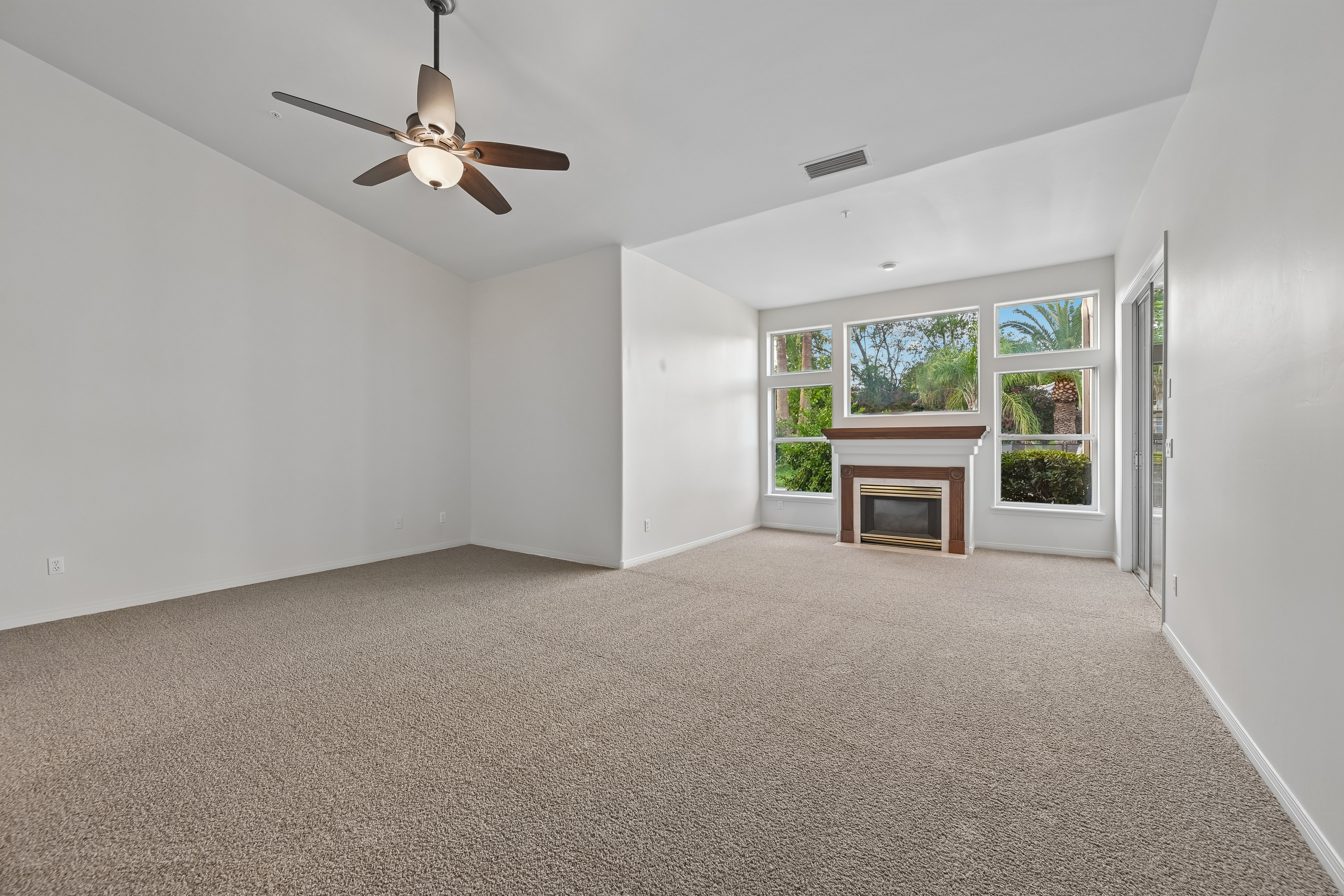 Photo 4 of 42 of 12158 E Ironwood Dr, Scottsdale, AZ