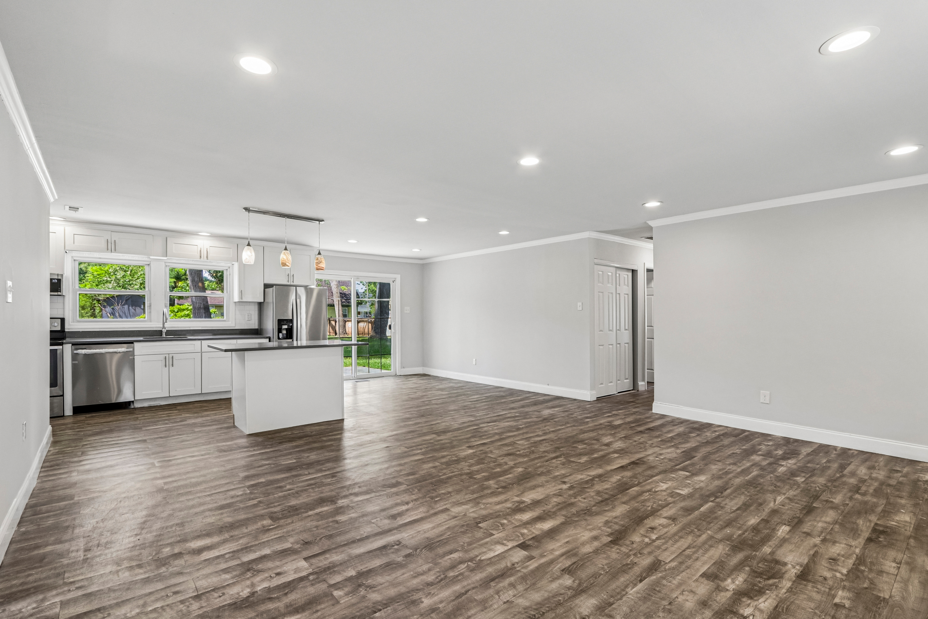 Photo 29 of 36 of 6 Newport Ln, Willingboro, NJ