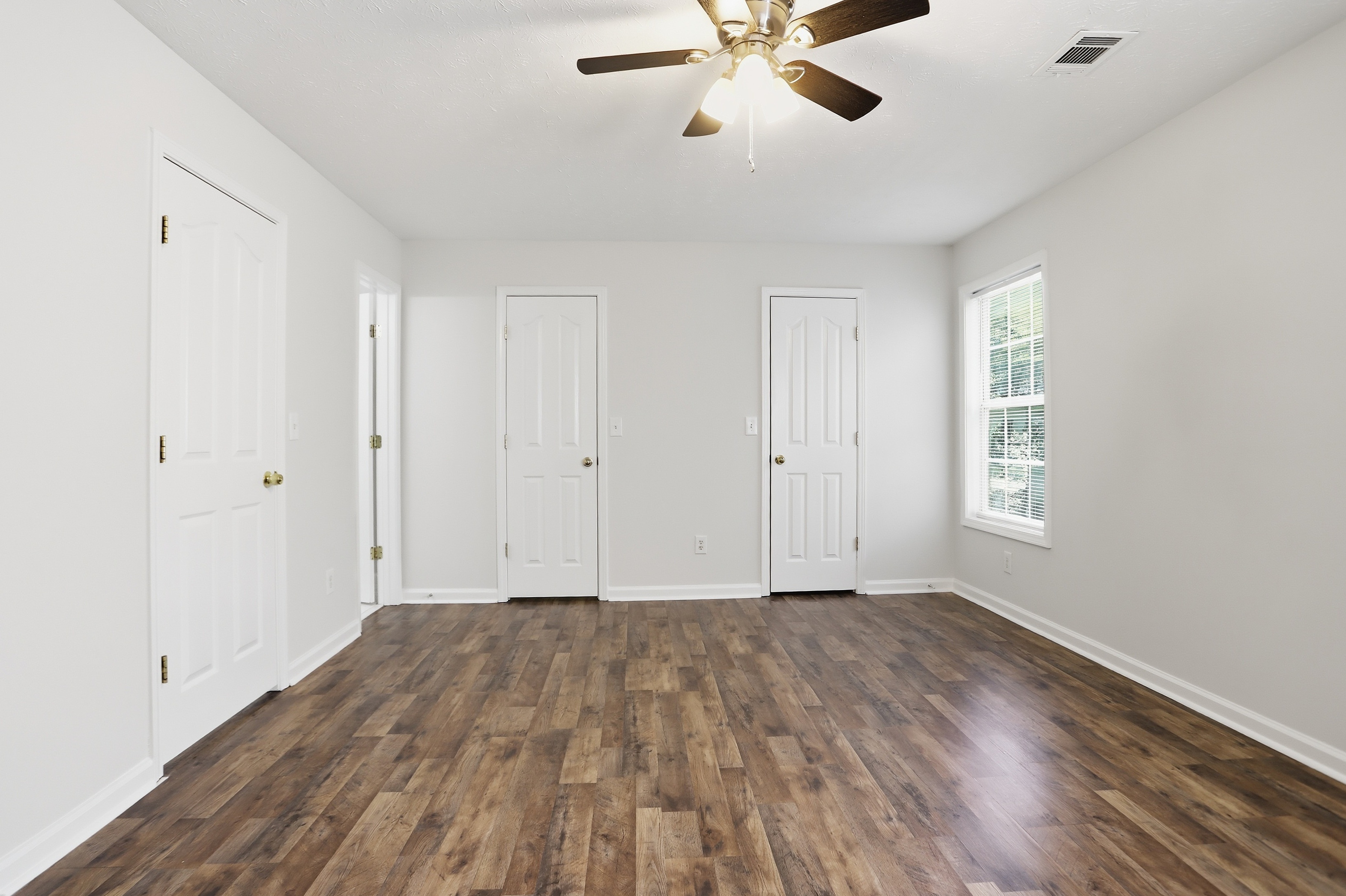 Photo 4 of 29 of 205 Abbotts Mill Dr, Johns Creek, GA
