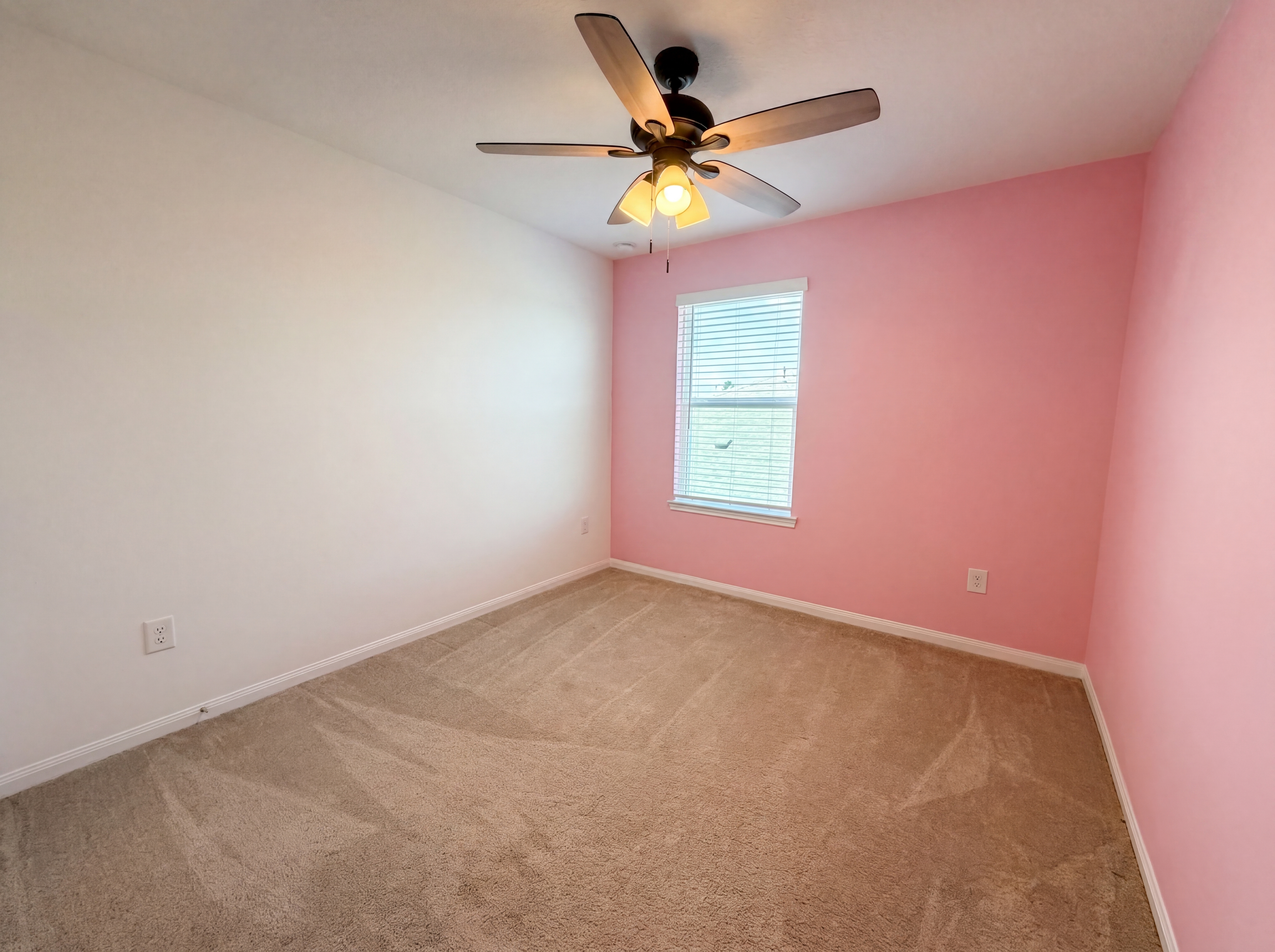 Photo 10 of 24 of 25635 Balsamroot Dr, Magnolia, TX