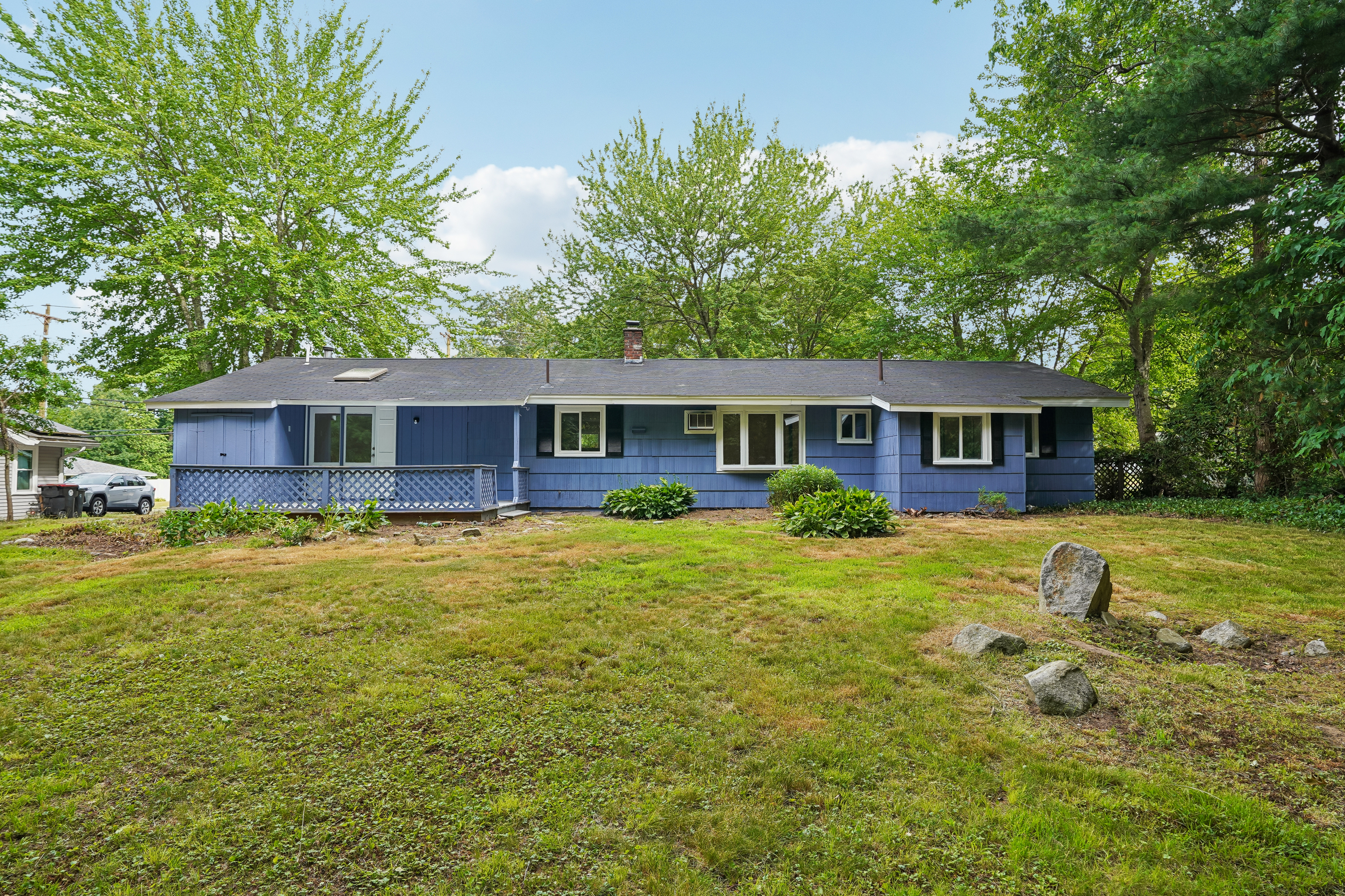 Photo 5 of 27 of 237 Hovenden Ave, Brockton, MA