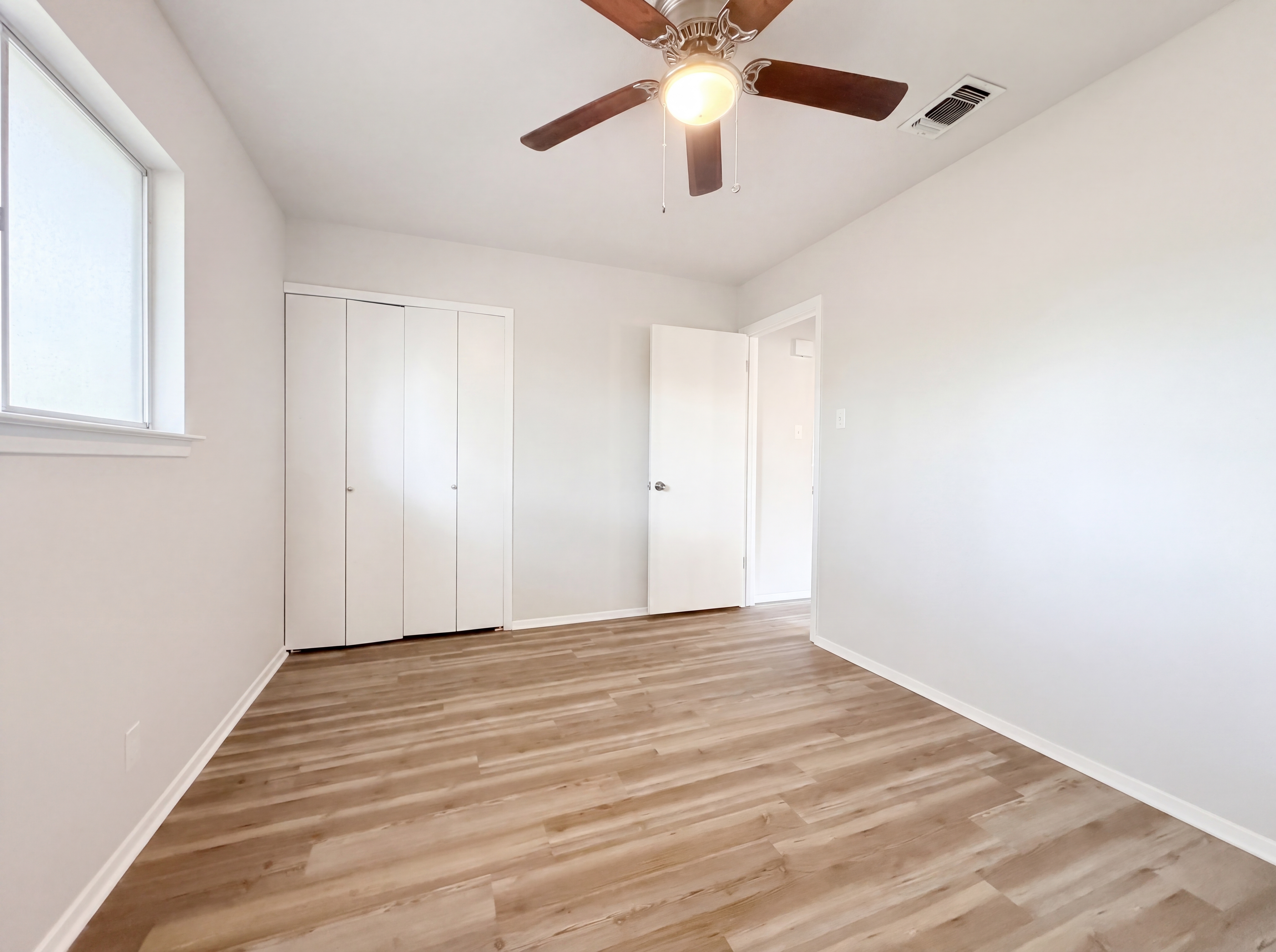 Photo 9 of 17 of 208 Forest Way, Schertz, TX