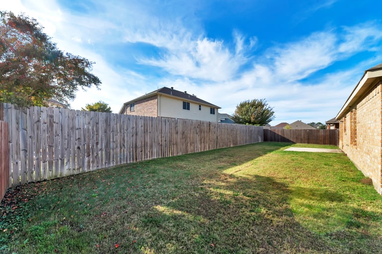 Photo 27 of 30 - 2807 Oak Glen Dr, Grand Prairie, TX 75052