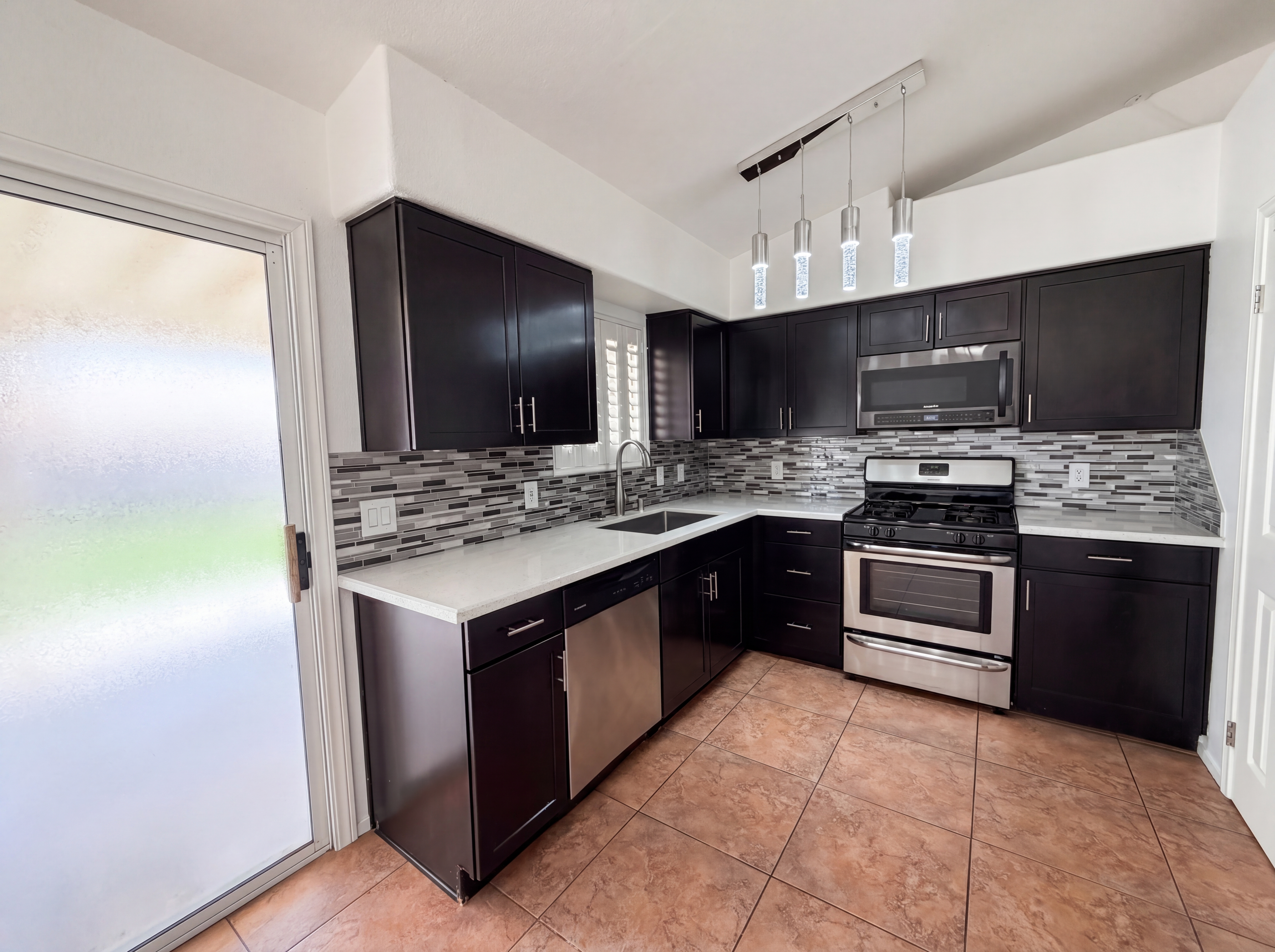 Photo 11 of 27 of 6305 W Washburn Rd, Las Vegas, NV