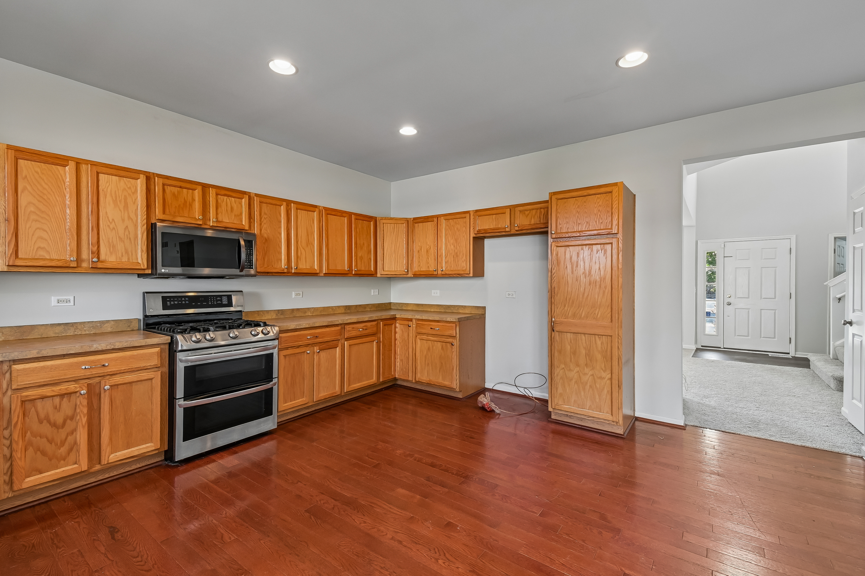 Photo 13 of 69 of 1409 Baltz Dr, Joliet, IL