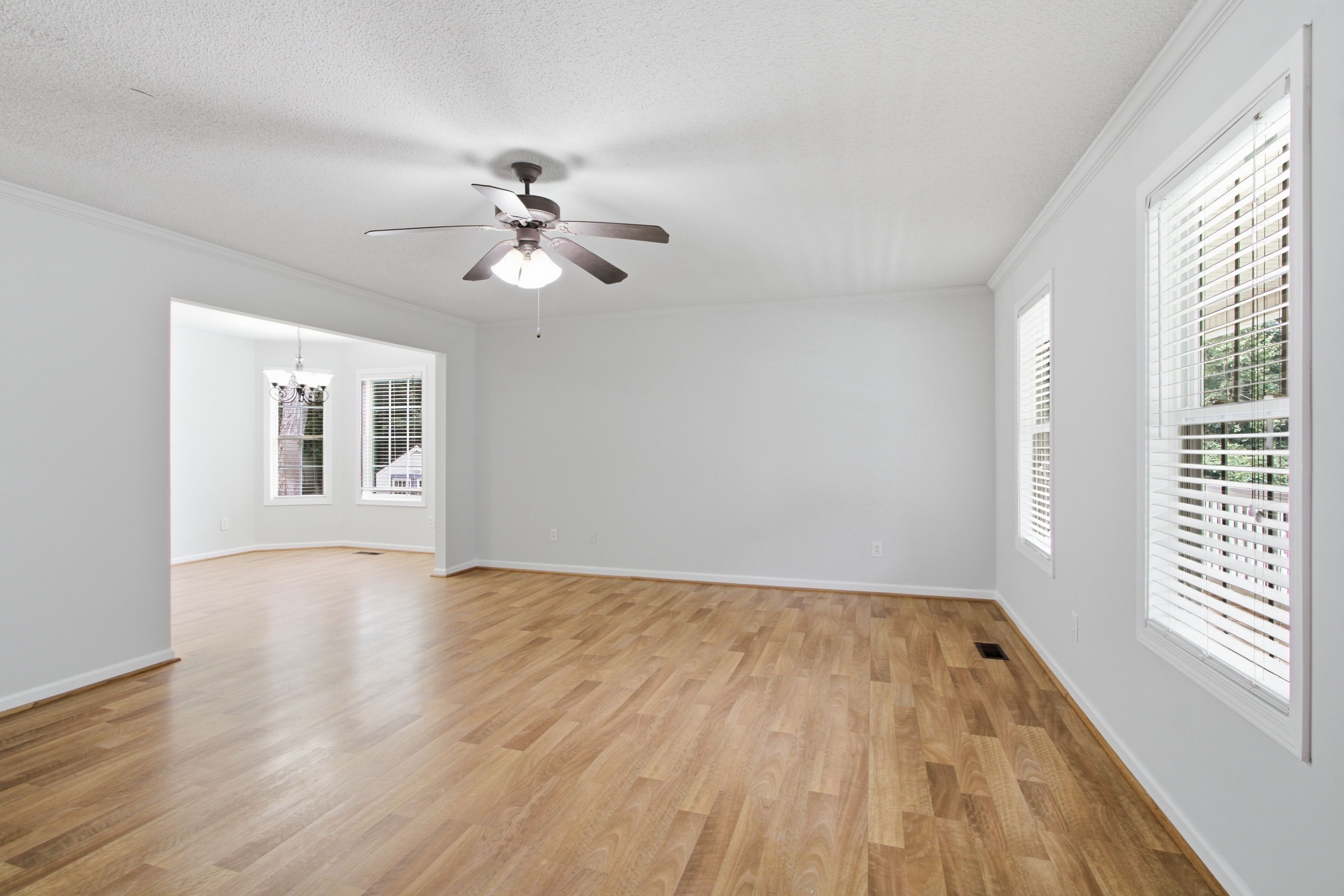 Photo 11 of 34 of 221 Glen Ridge Dr, Villa Rica, GA