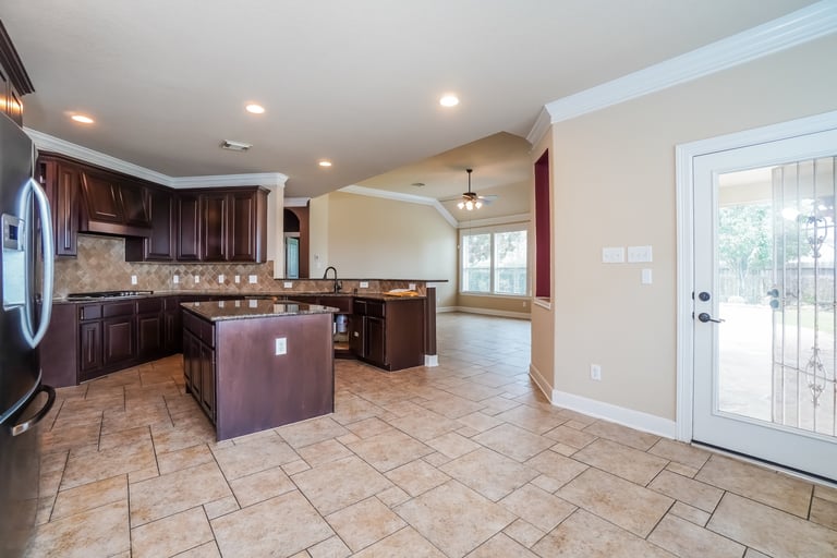 Photo 11 of 27 - 9642 Lavender Mist Ln, Katy, TX 77494