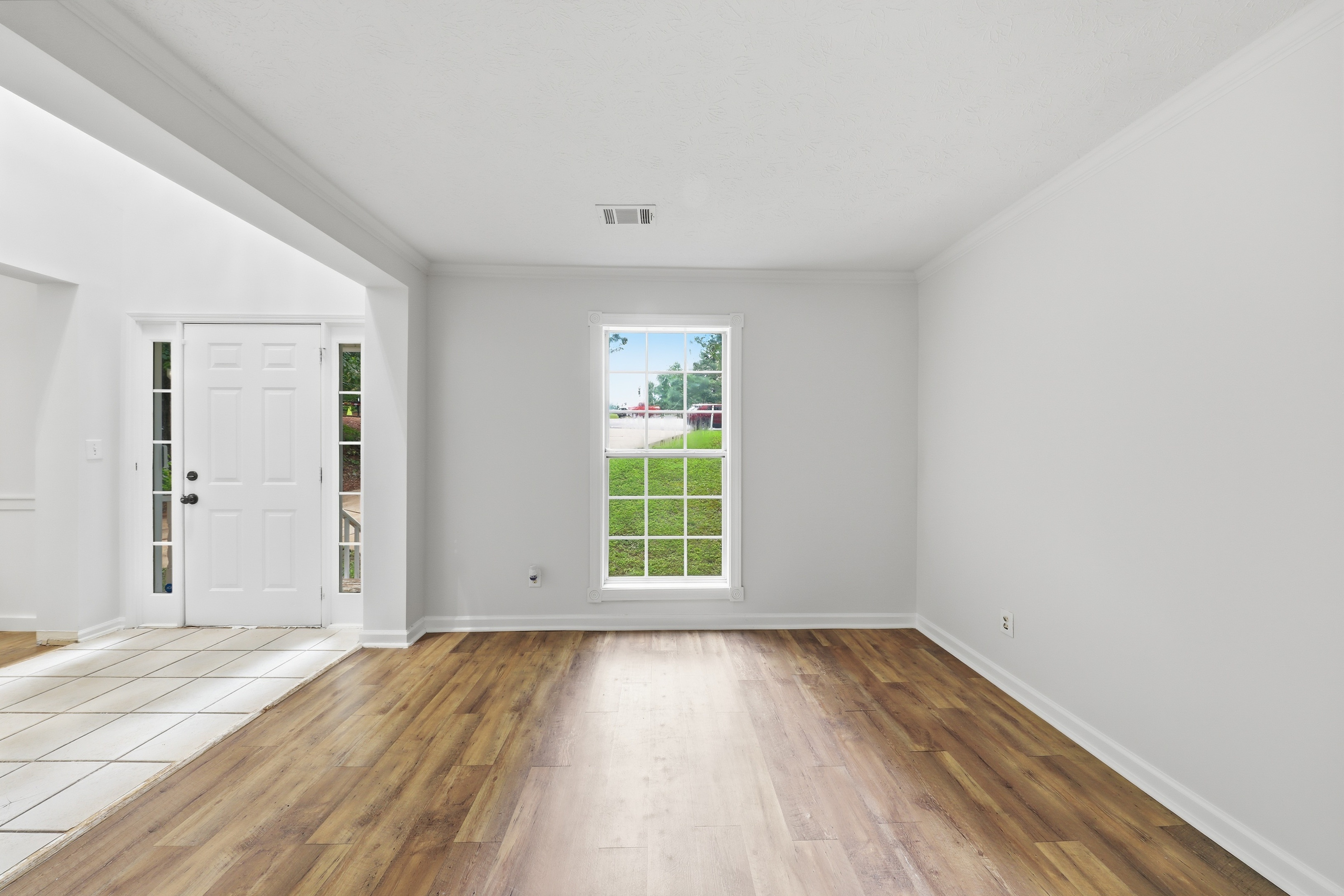 Photo 2 of 39 of 208 Foxdale Ct, Lagrange, GA