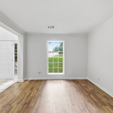 Property photo 2 of 208 Foxdale Ct