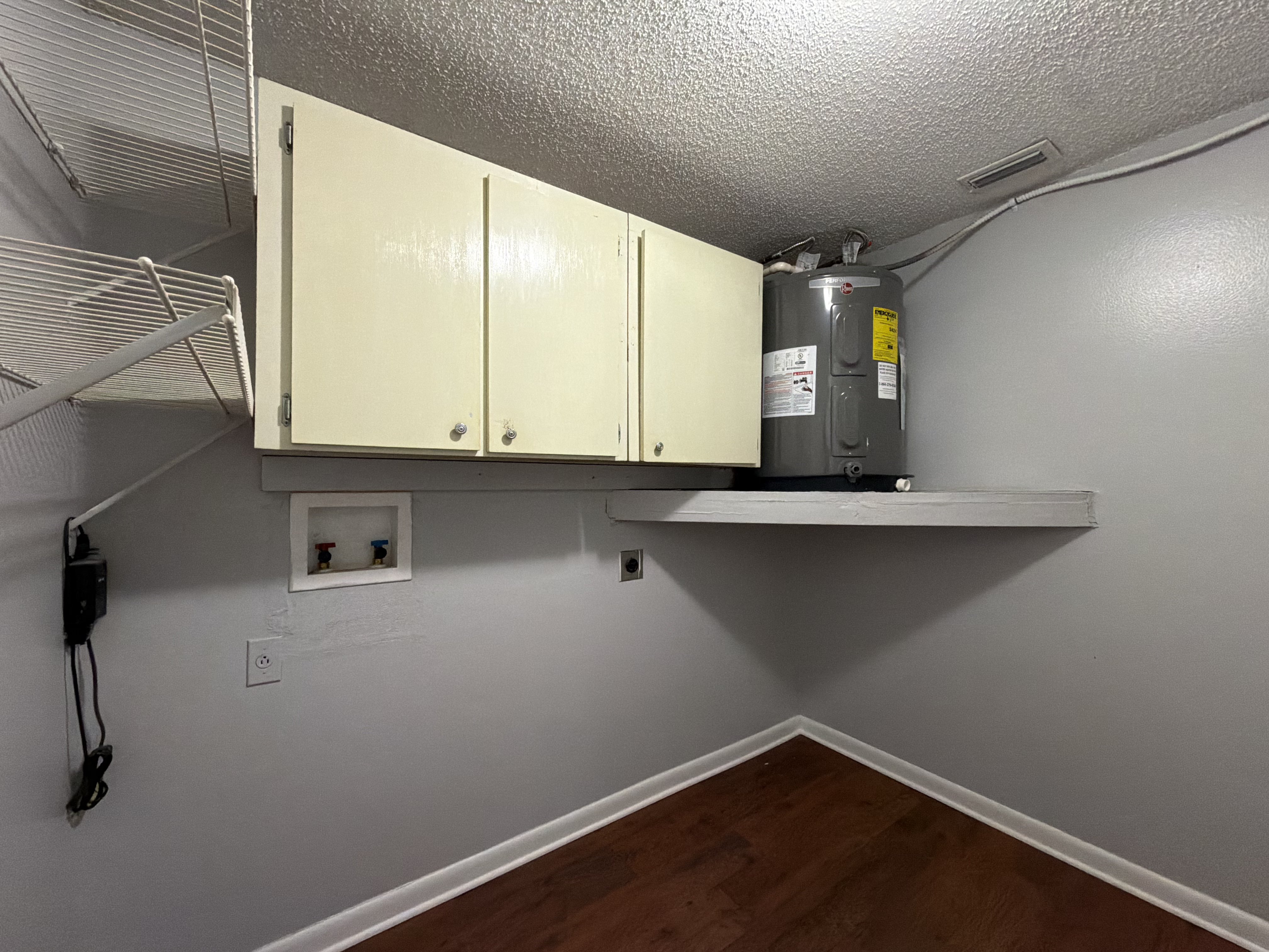 Photo 14 of 17 of 16005 Woodpine Dr, Tampa, FL