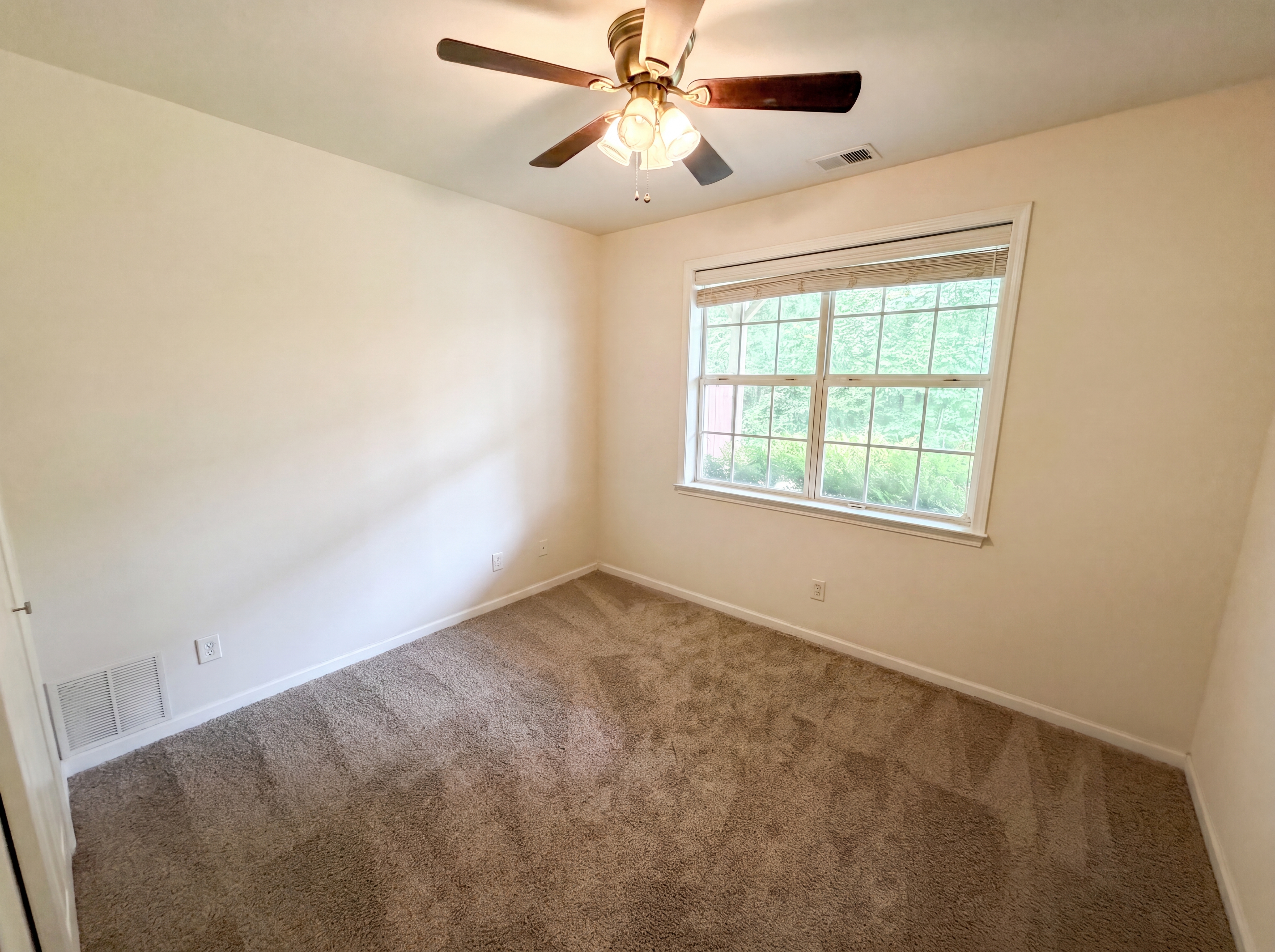 Photo 18 of 29 of 4660 Creekside Villas Way SE, Smyrna, GA