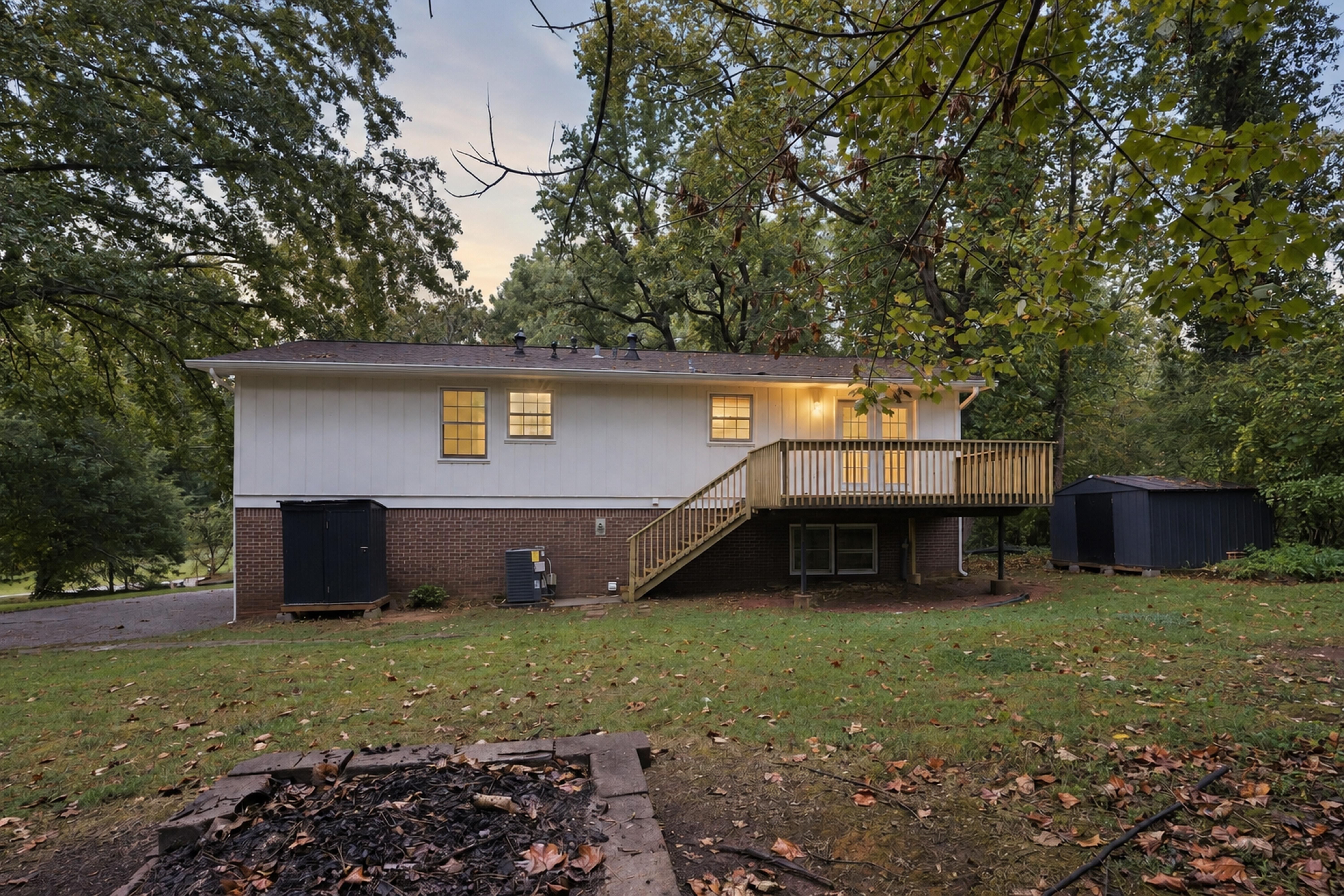 Photo 5 of 27 of 4222 King James Ct, Snellville, GA