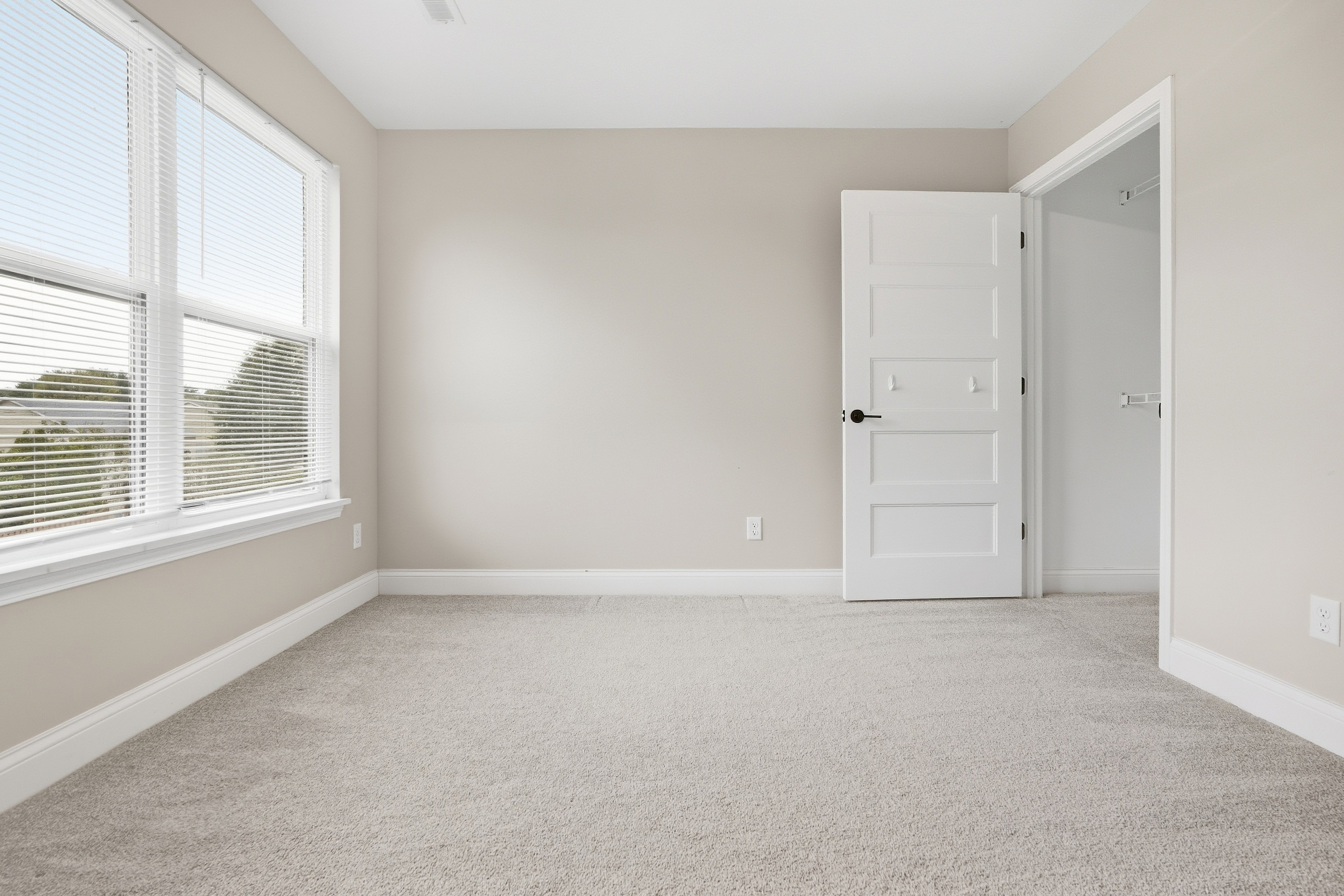 Photo 16 of 39 of 1623 Oglesby Dr, Edwardsville, IL