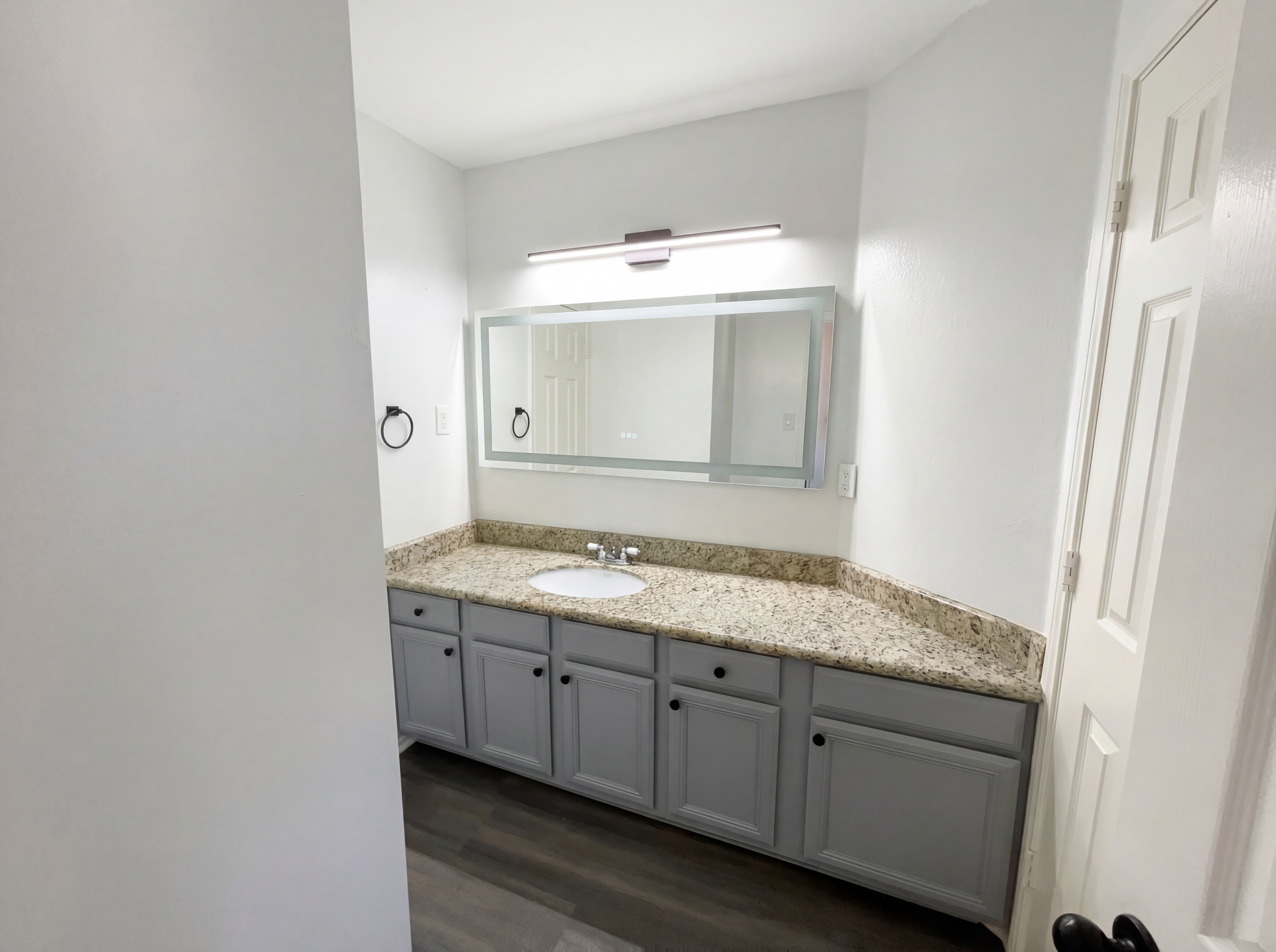 Photo 9 of 24 of 2406 Manchester Dr, Carrollton, TX