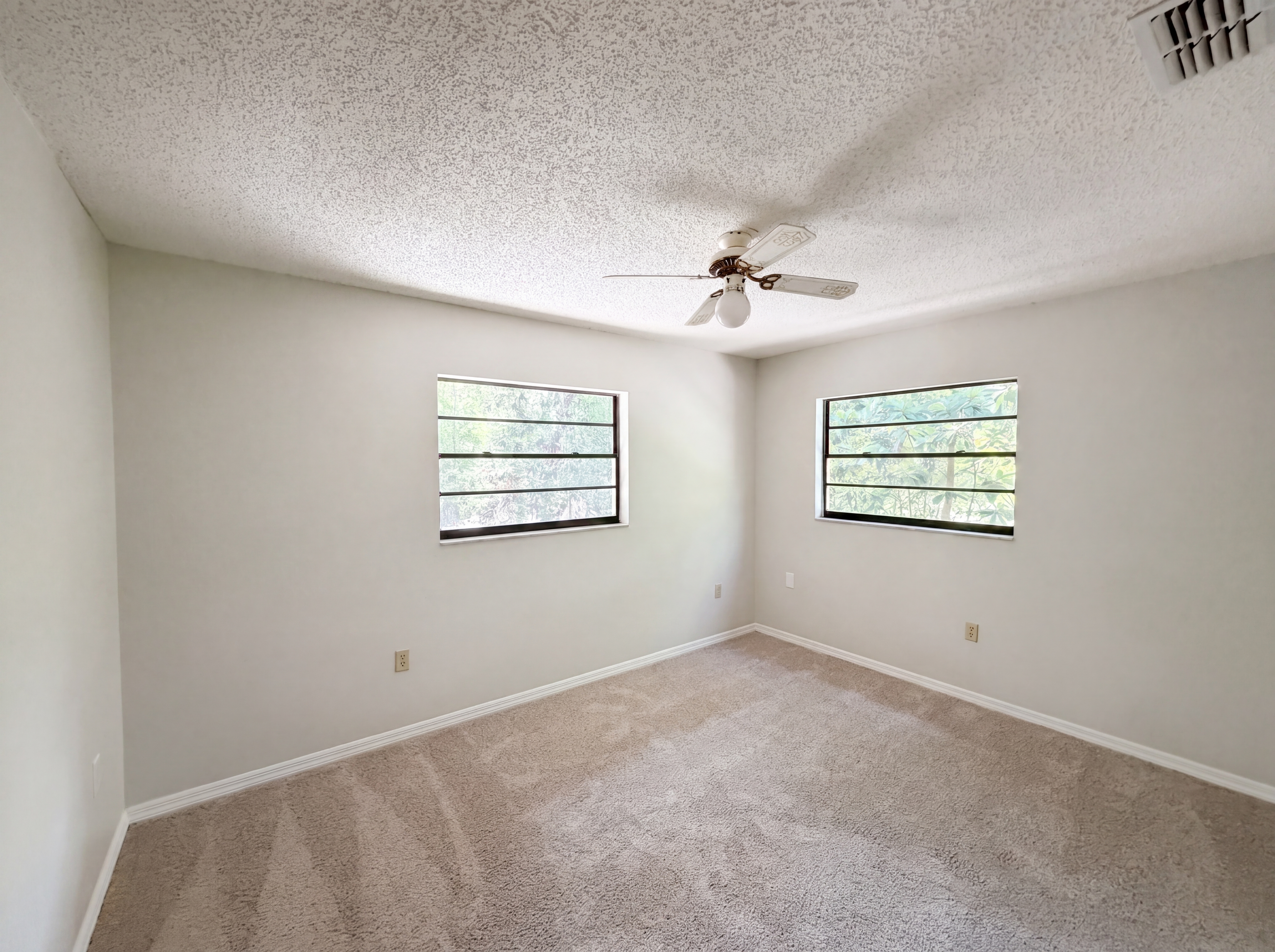 Photo 12 of 18 of 2505 Velma Ter, Leesburg, FL