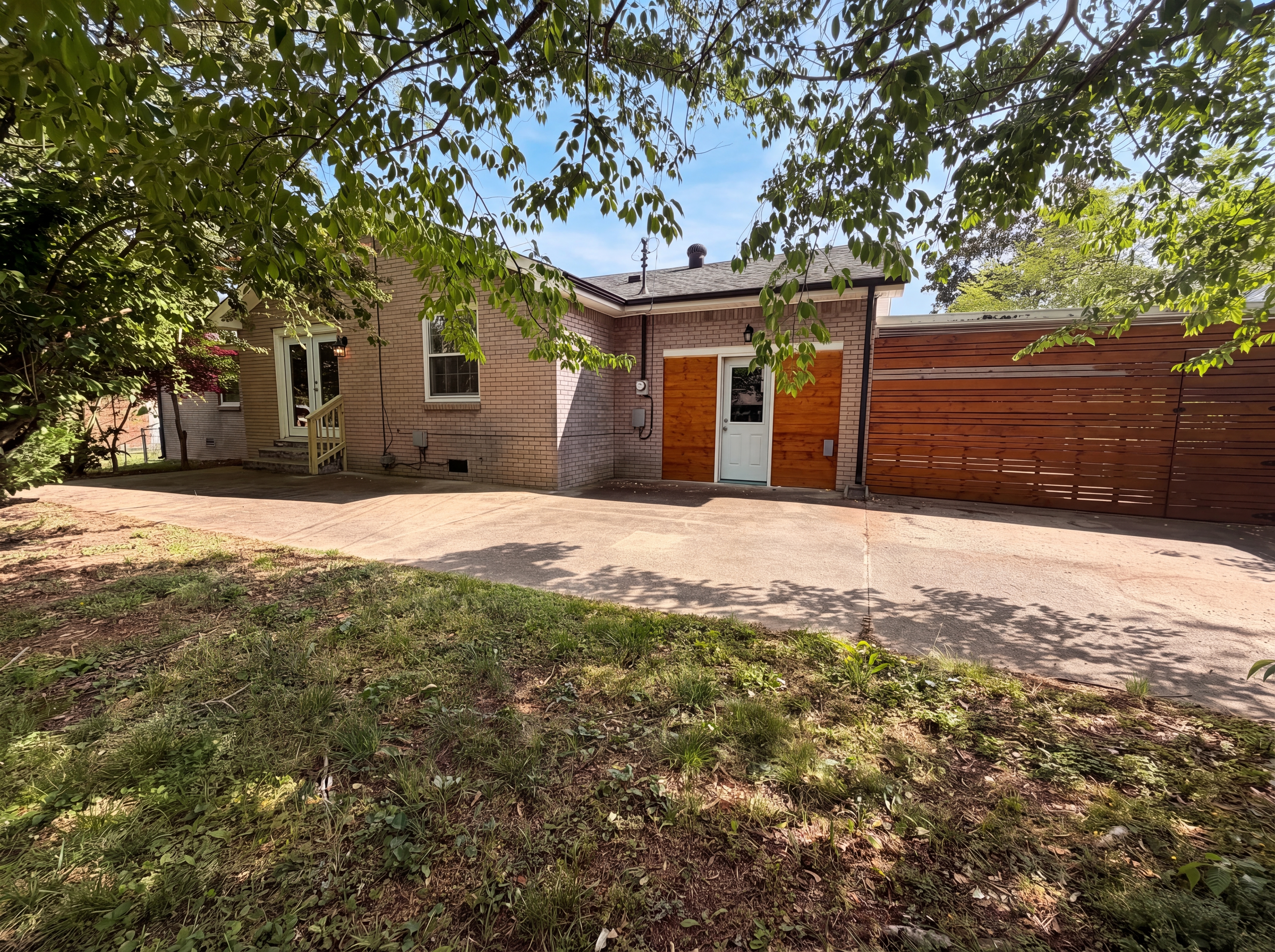 Photo 5 of 23 of 242 Kingswood Dr, Clarksville, TN