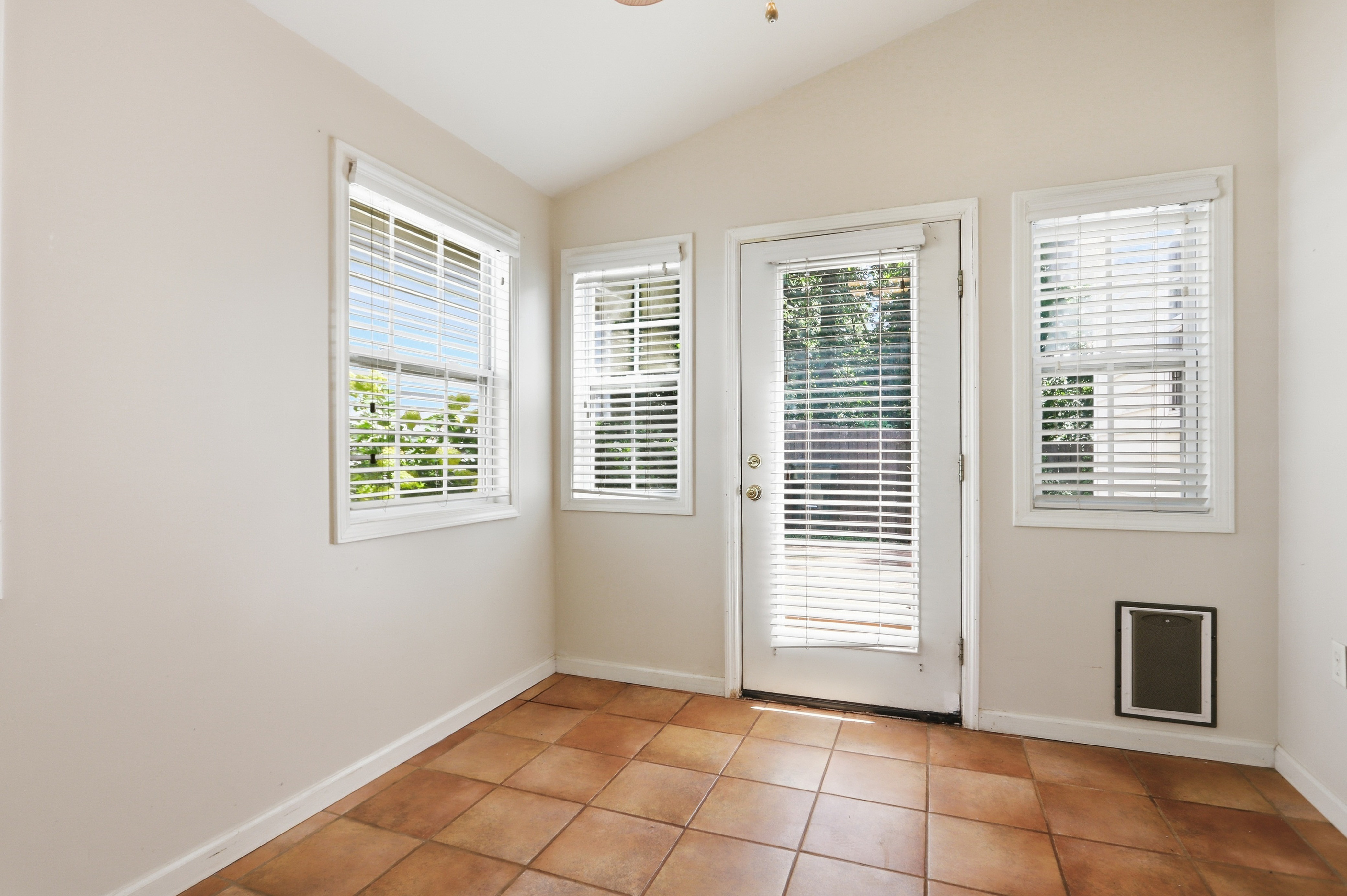 Photo 11 of 23 of 1148 Britley Park Ln, Woodstock, GA