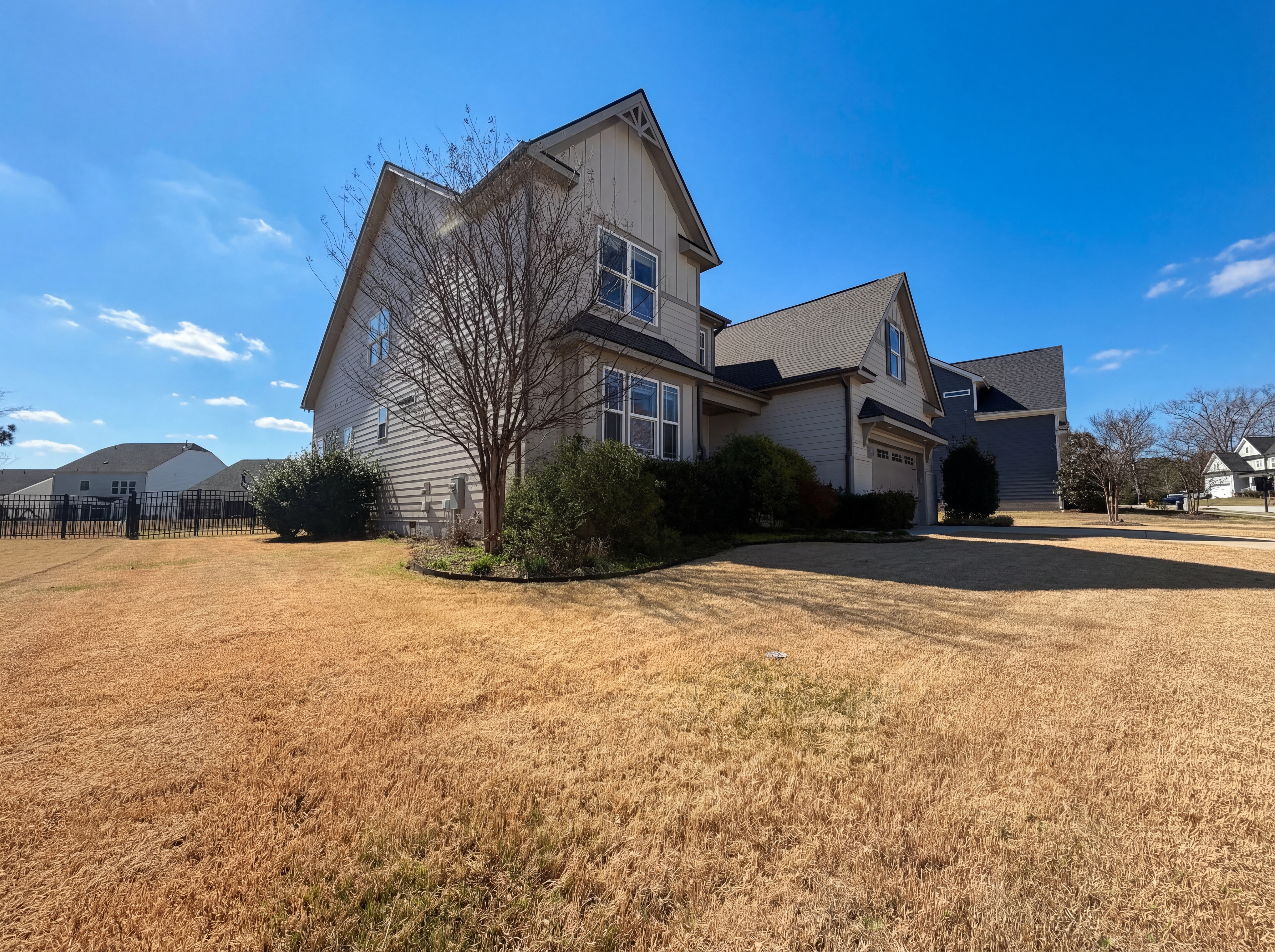 Photo 14 of 26 of 813 Copper Beech Ln, Wake Forest, NC