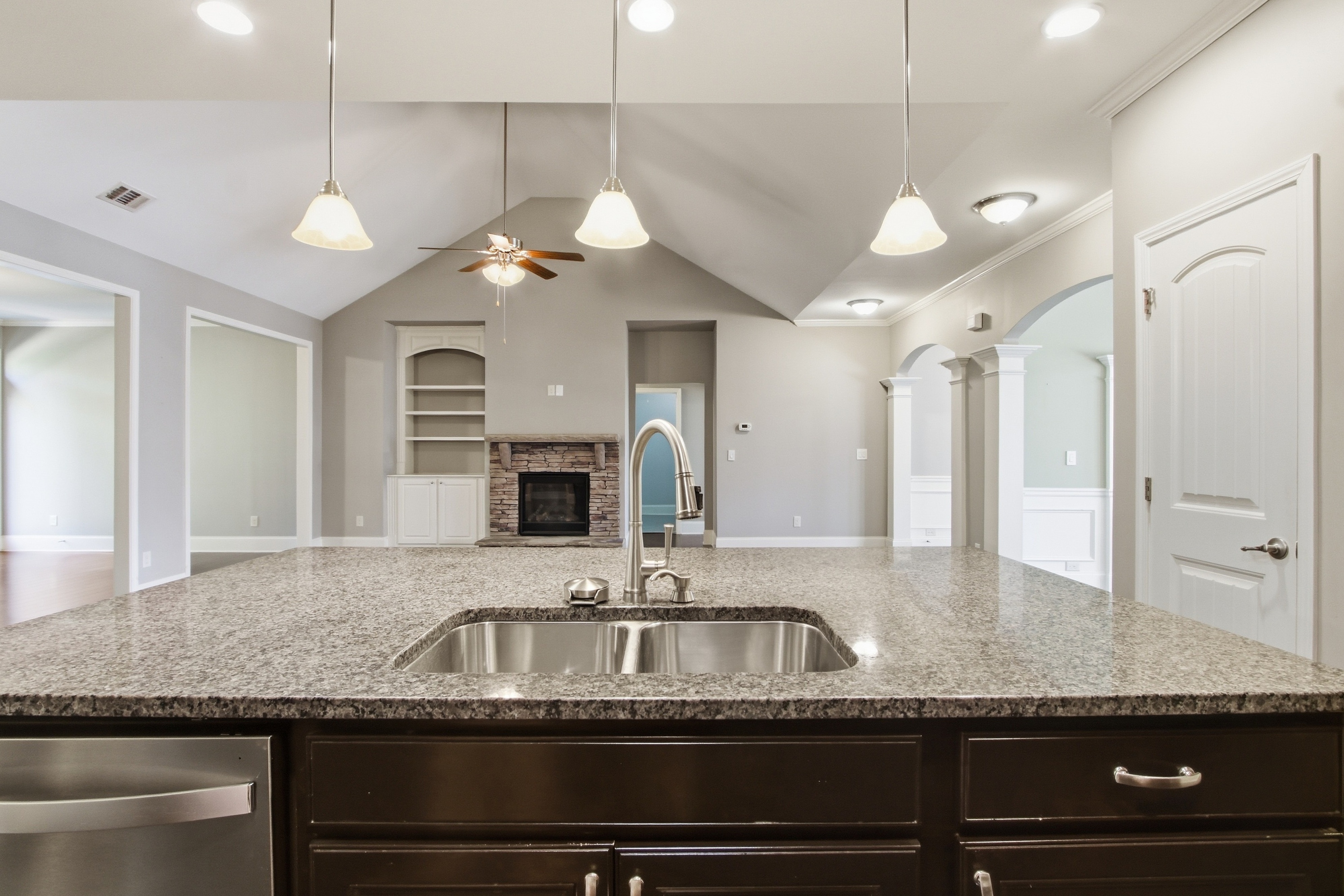 Photo 14 of 42 of 6785 Bransford Dr, Cumming, GA