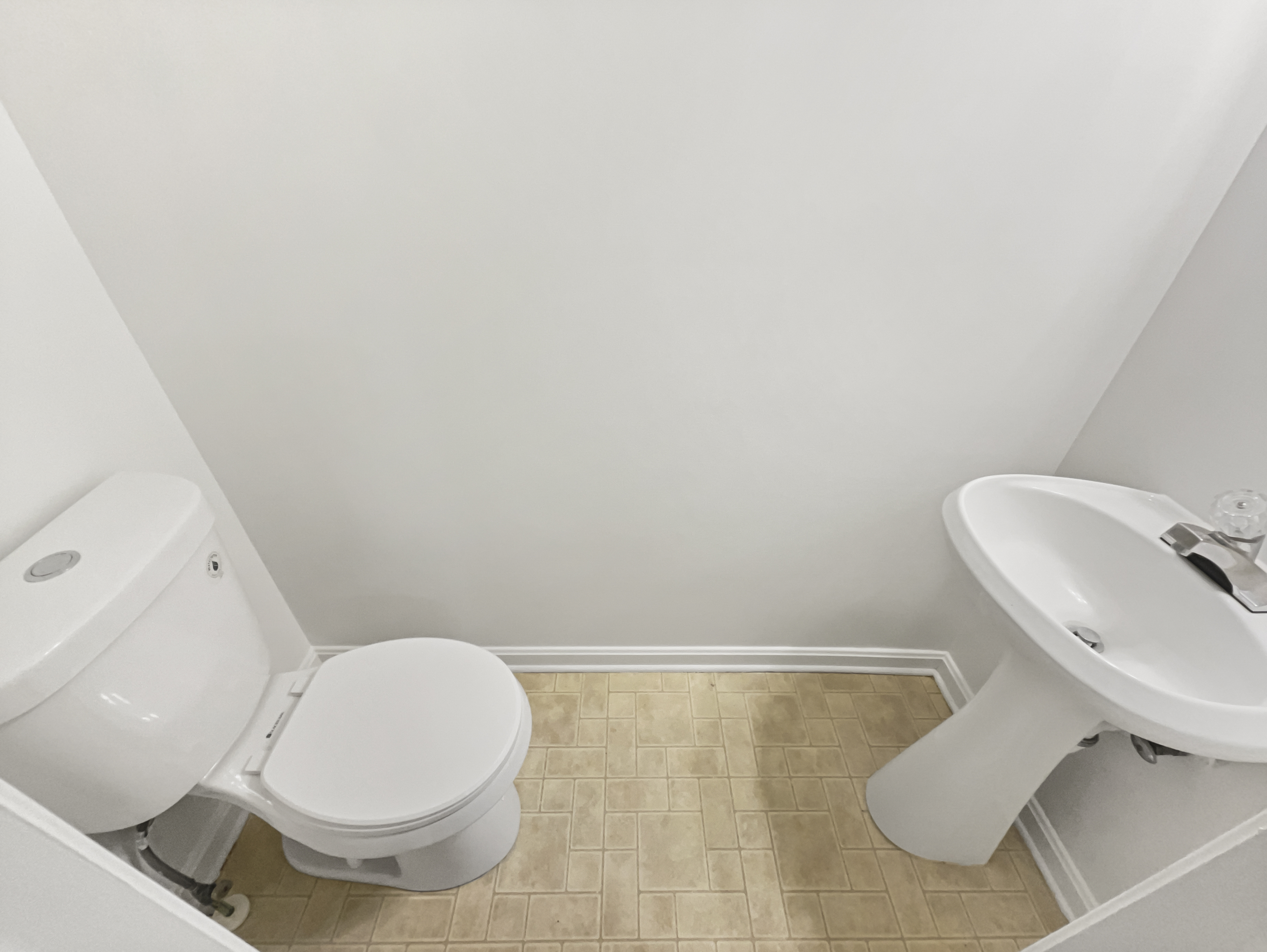 Photo 9 of 45 of 10800 Nautica Pl, White Plains, MD