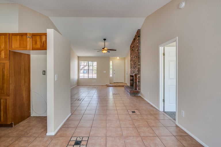 Photo 8 of 18 - 3030 E Villa Rita Dr, Phoenix, AZ 85032
