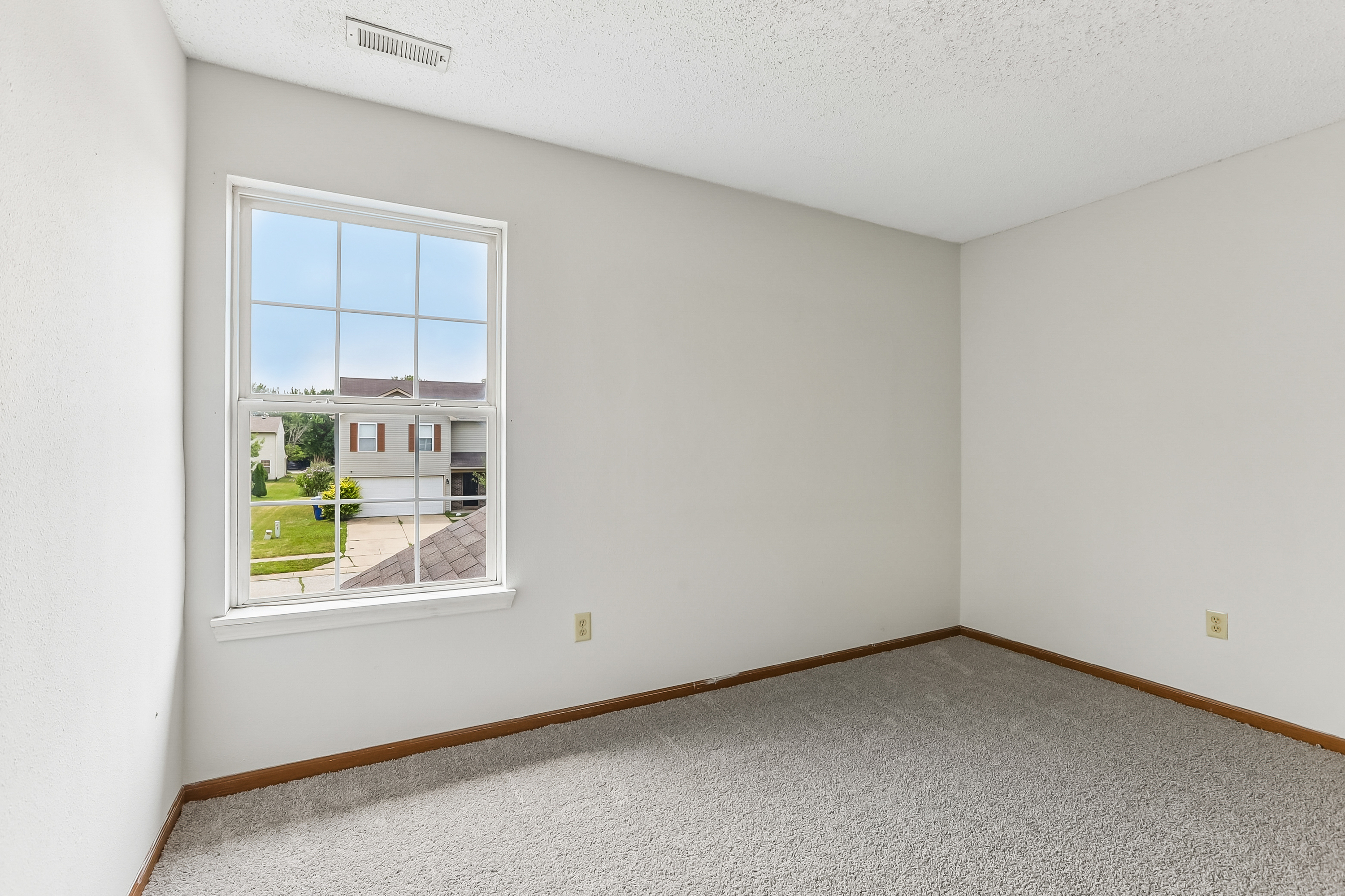 Photo 20 of 44 of 165 Harts Ford Way, Brownsburg, IN
