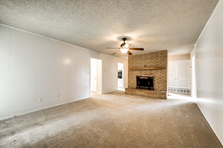 Photo 3 of 20 - 5201 Cloyce Ct, North Richland Hills, TX 76180