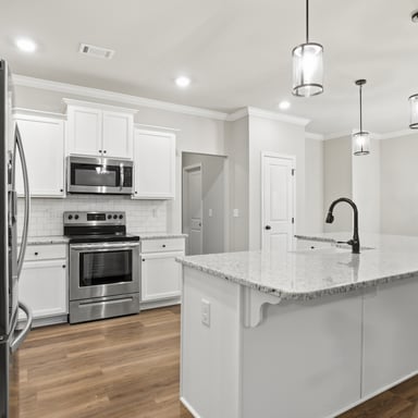 Property photo 2 of 45 Hawthorn Ln