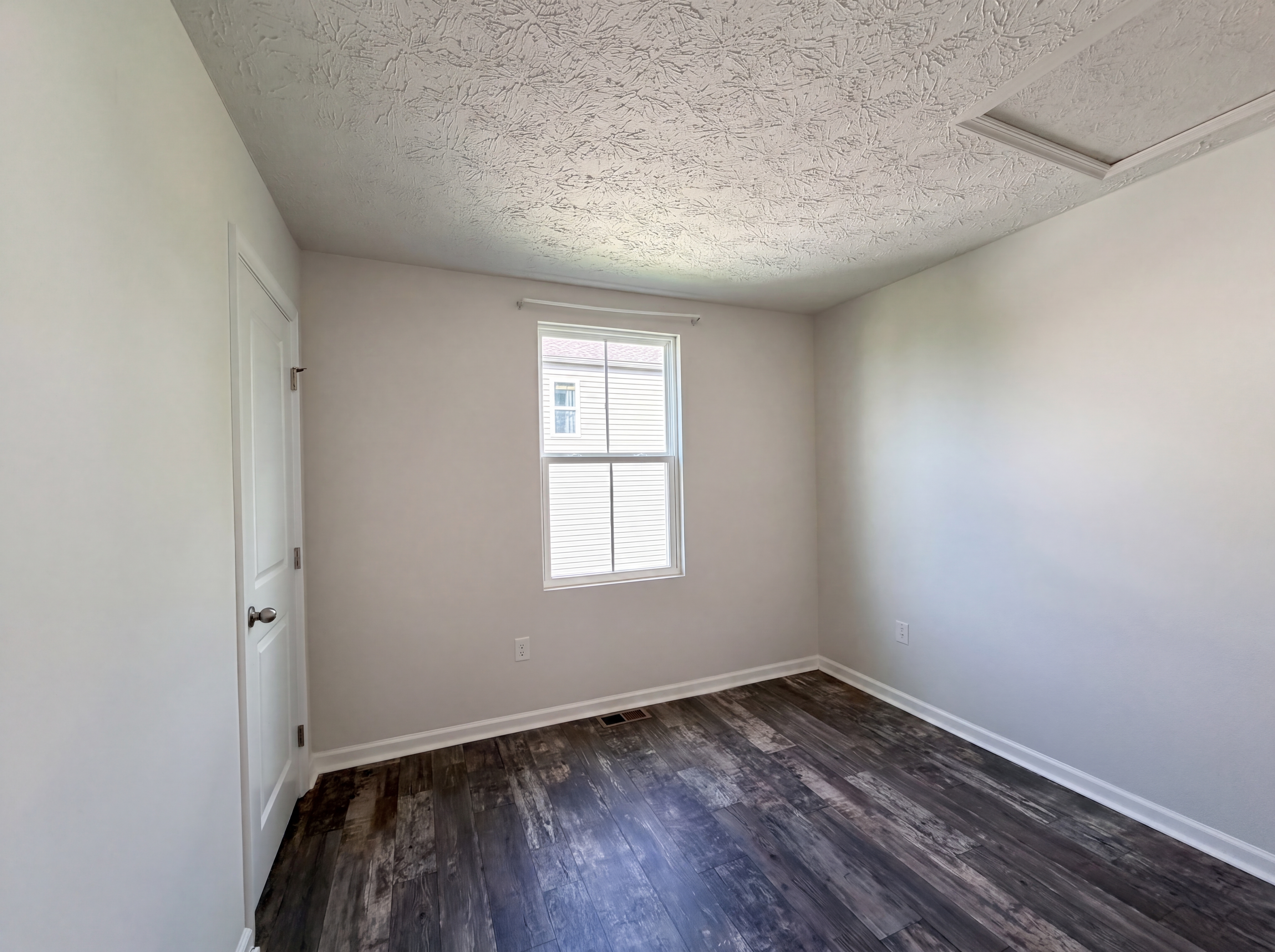 Photo 9 of 21 of 5790 Bentwood Dr, Middletown, OH