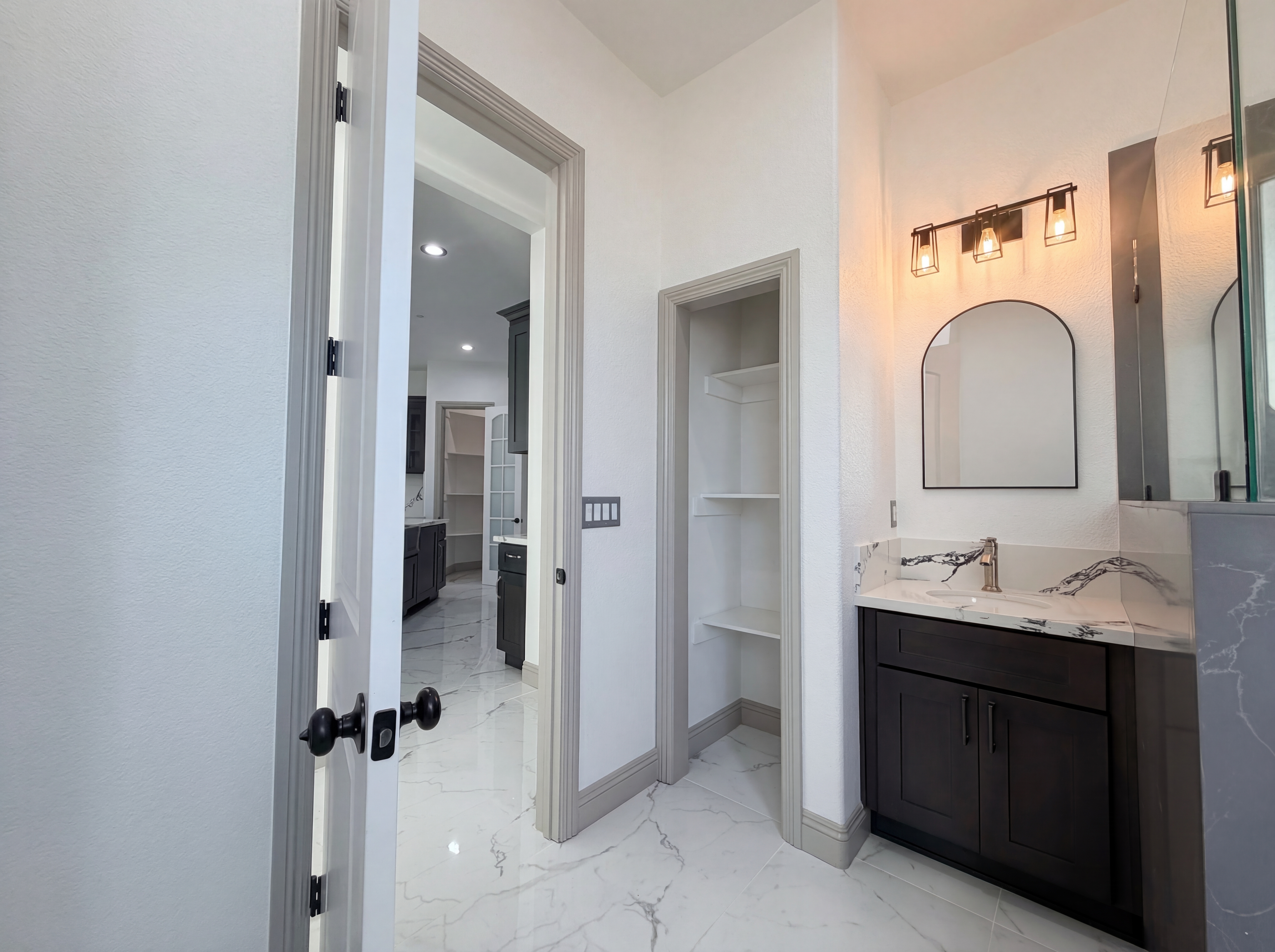 Photo 15 of 60 of 14537 Mira Vista Ln, Lockeford, CA