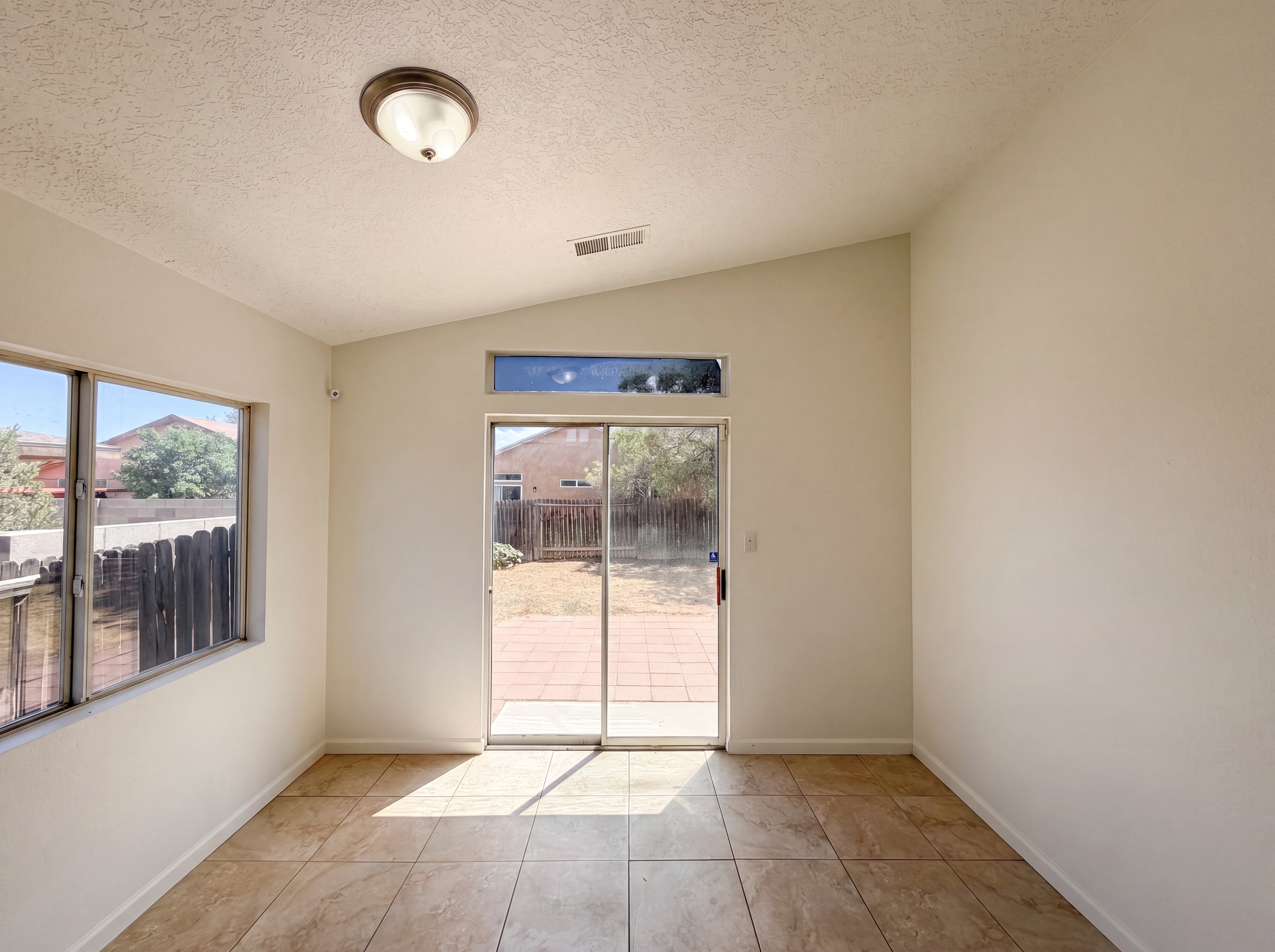 Photo 8 of 17 of 6948 Angela Dr NE, Rio Rancho, NM