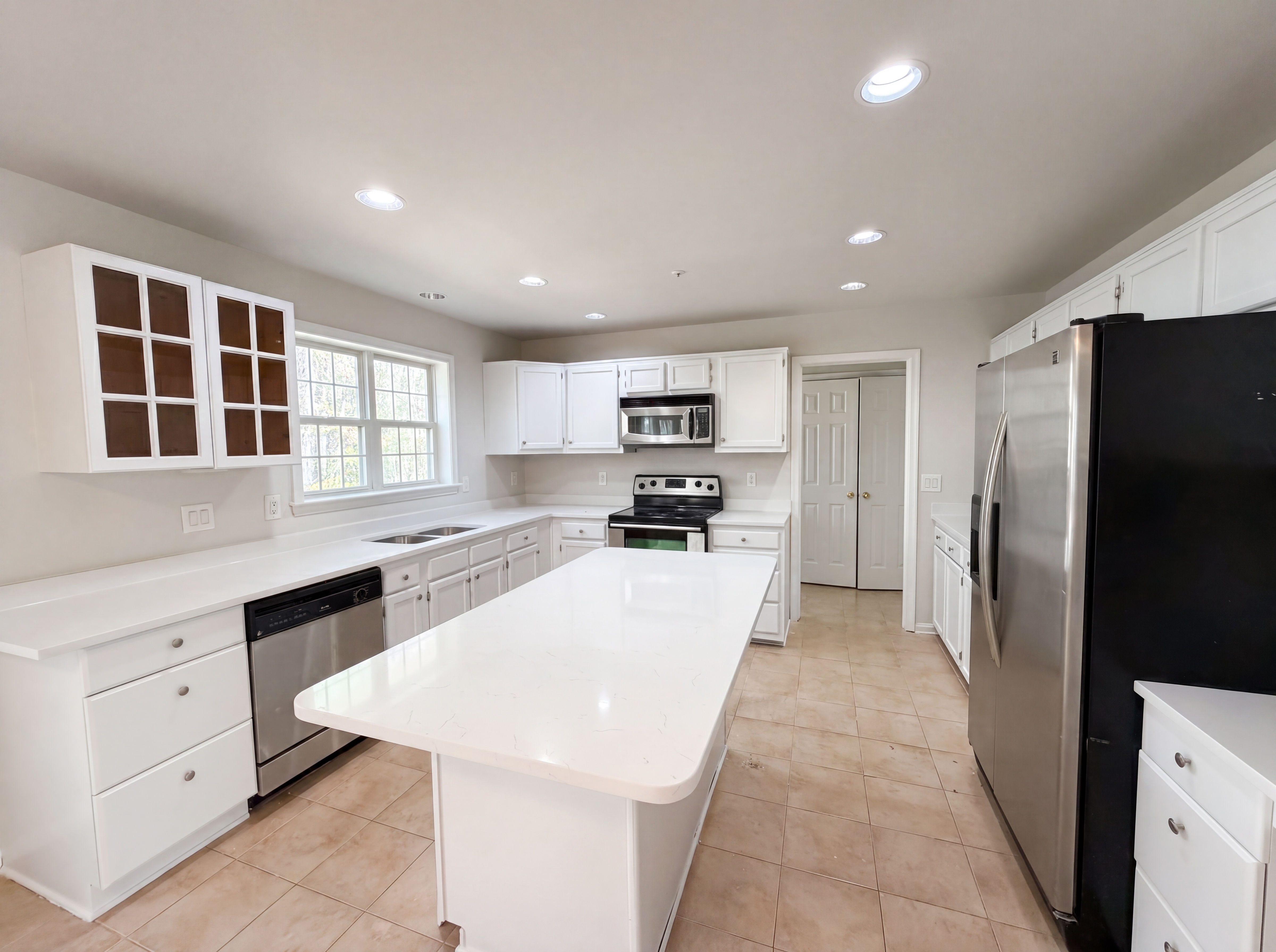 Photo 2 of 31 of 12608 Quarterhorse Dr, Bowie, MD