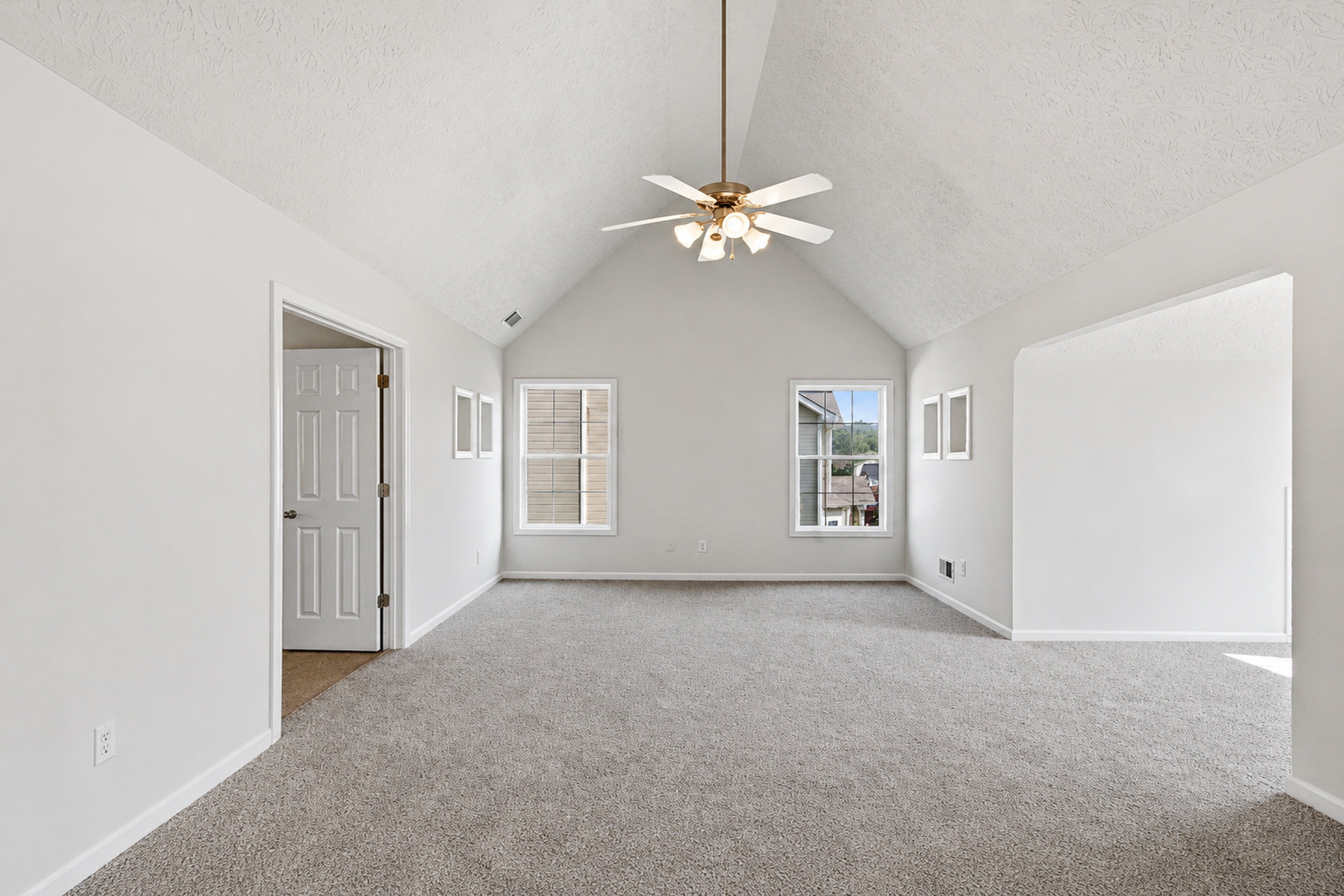 Photo 15 of 41 of 225 Avonlea Dr, Covington, GA