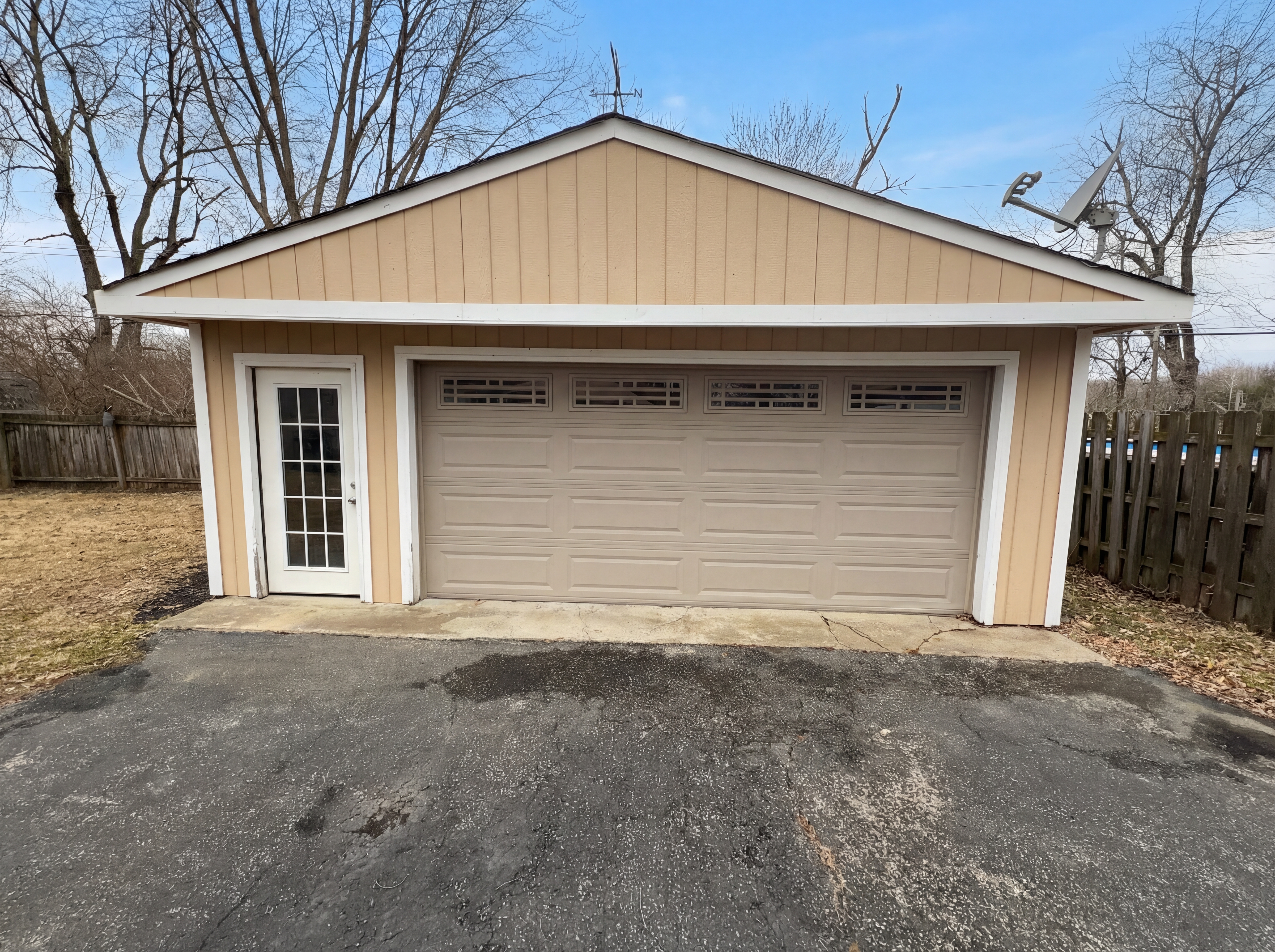 Photo 20 of 21 of 2122 Danbury Dr, Indianapolis, IN