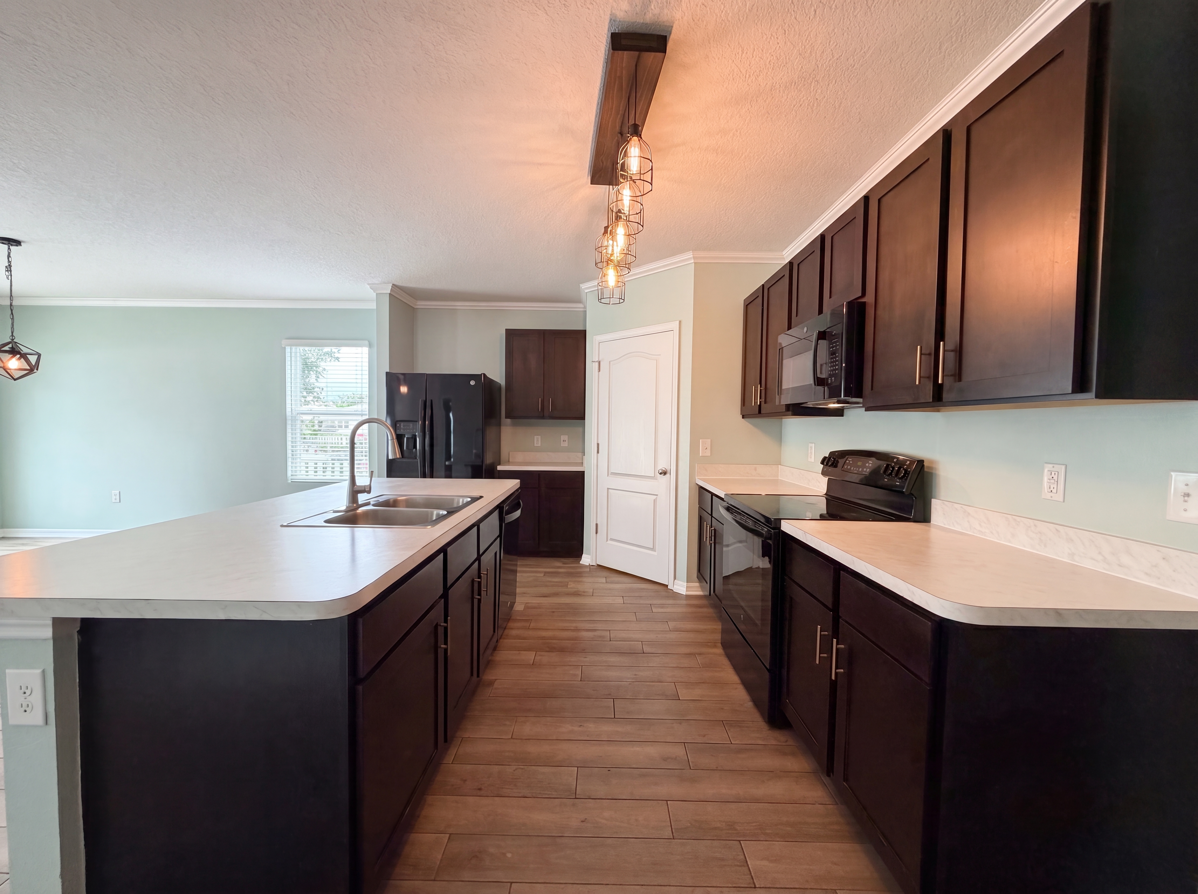 Photo 2 of 25 of 5805 71st St E, Palmetto, FL