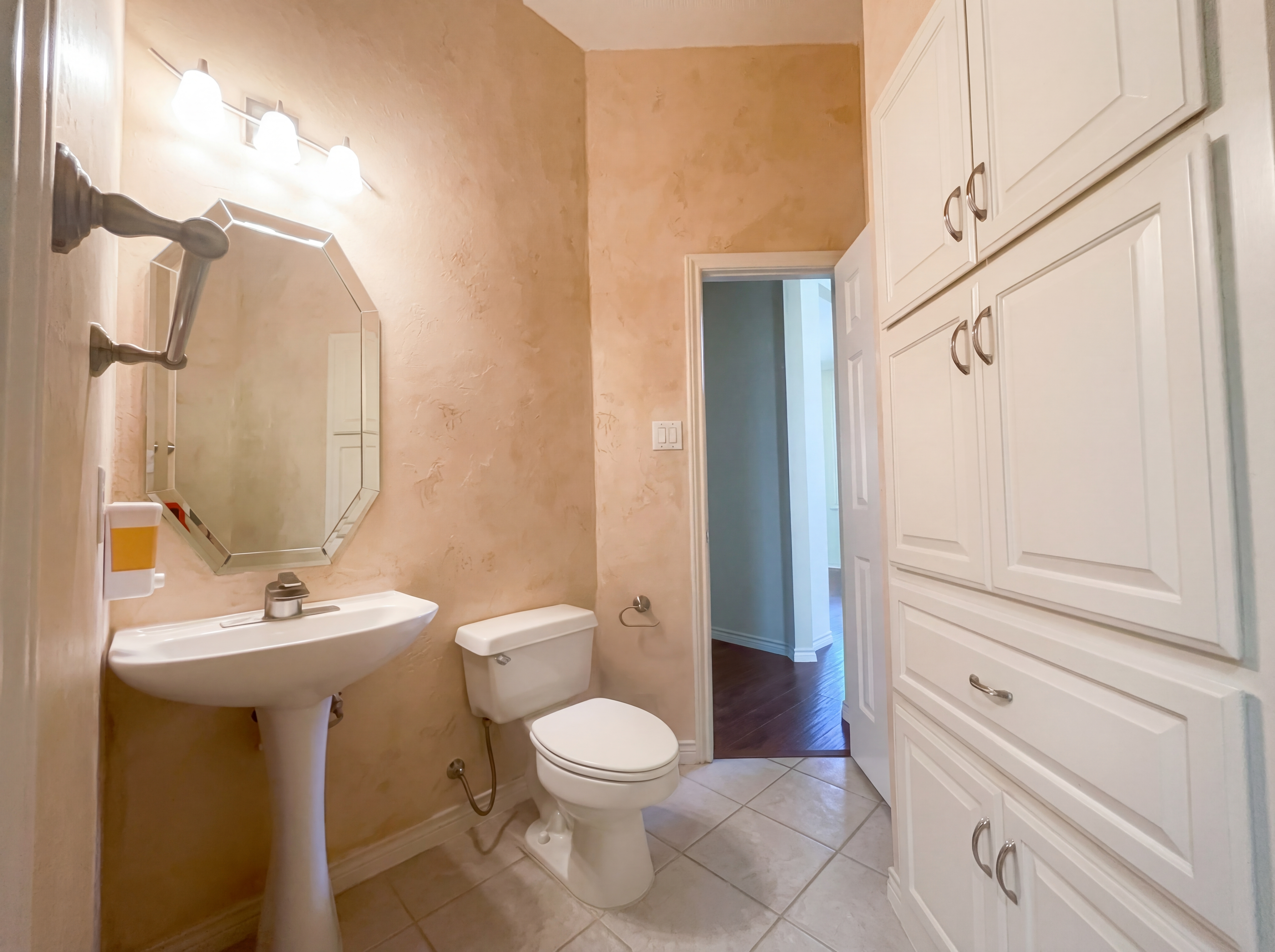 Photo 18 of 26 of 2741 Barrington Dr, Plano, TX