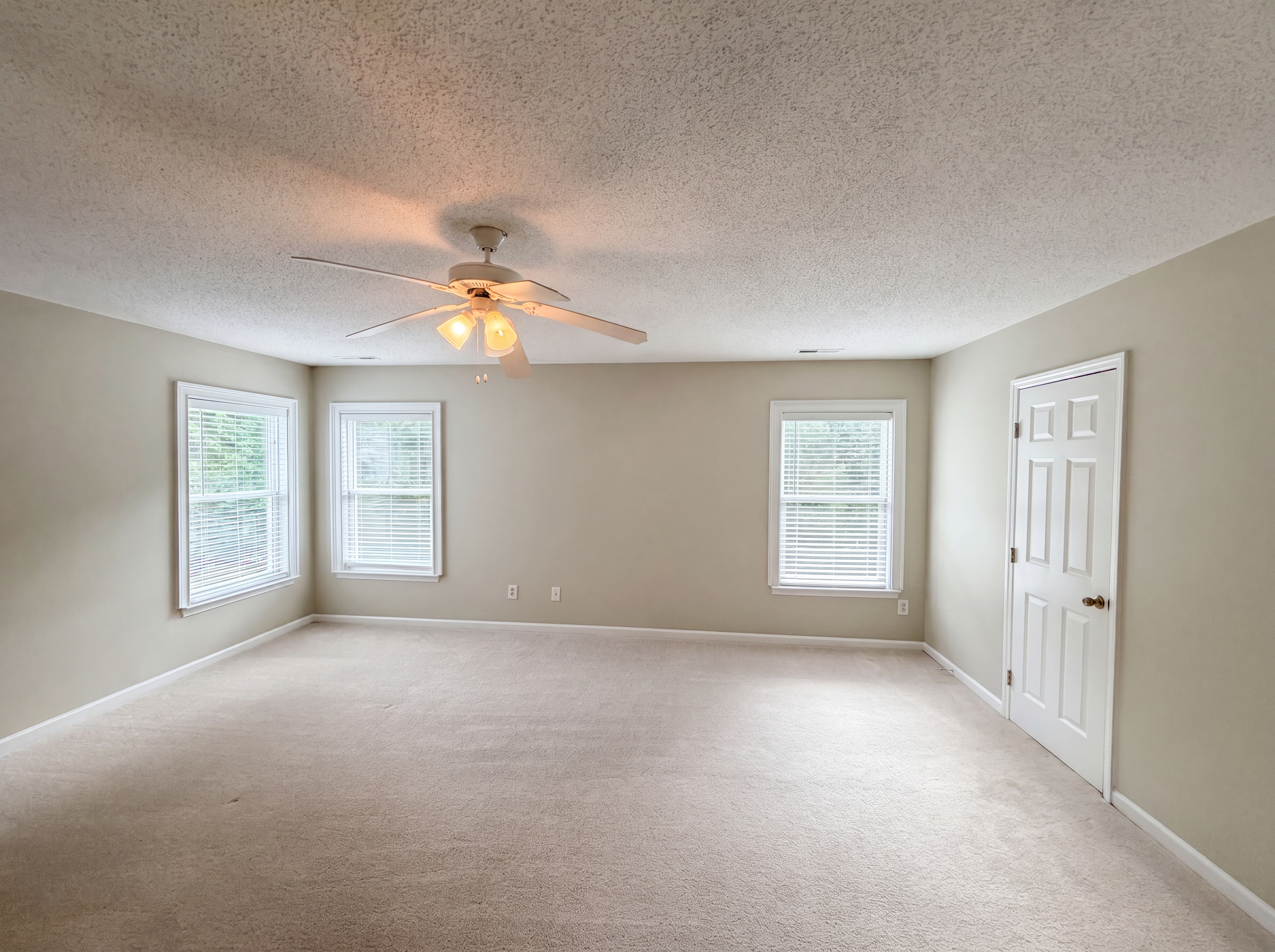 Photo 13 of 19 of 1812 Devonridge Dr, Fuquay Varina, NC