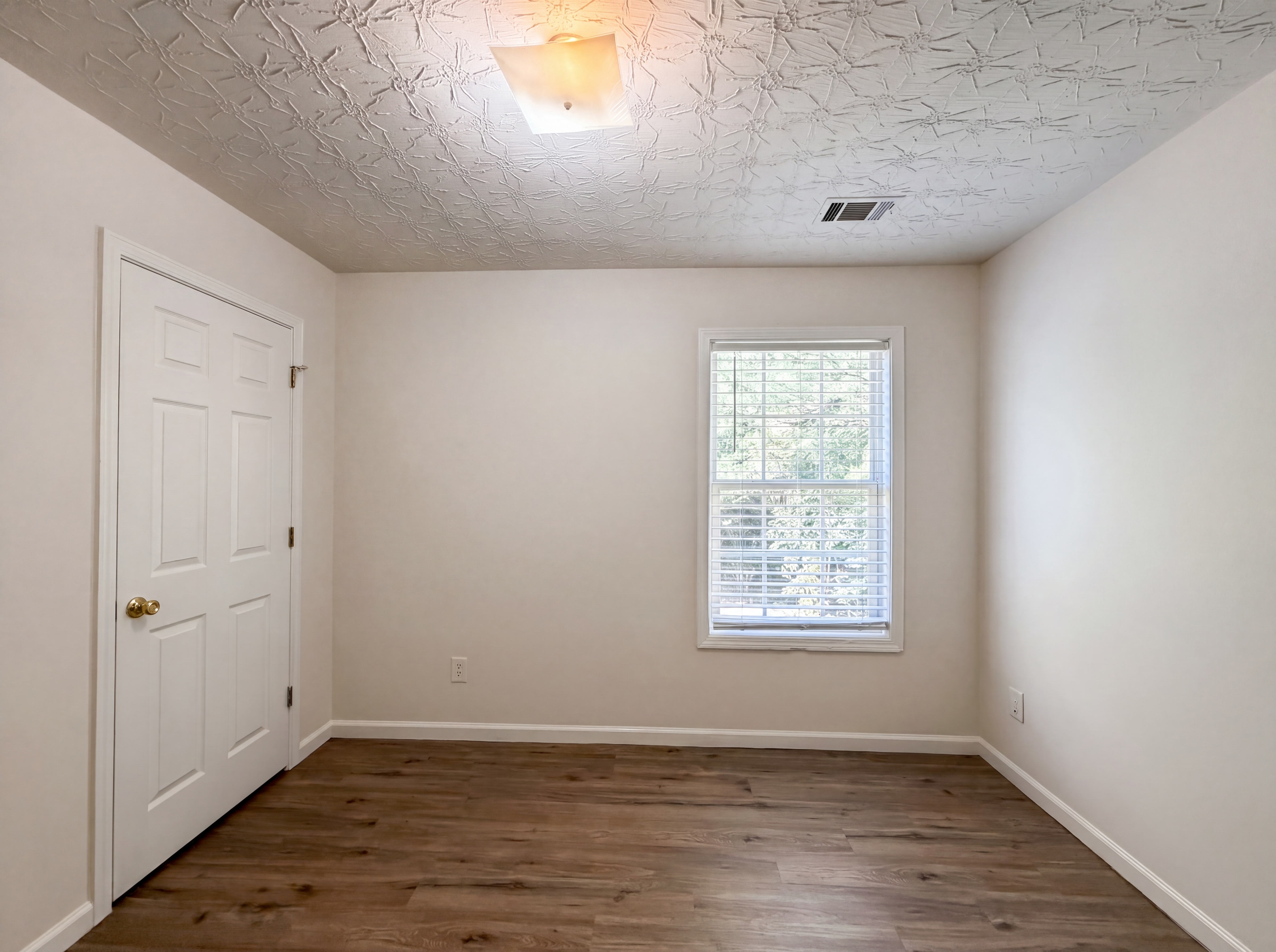 Photo 13 of 29 of 3324 Baymount Way, Lawrenceville, GA