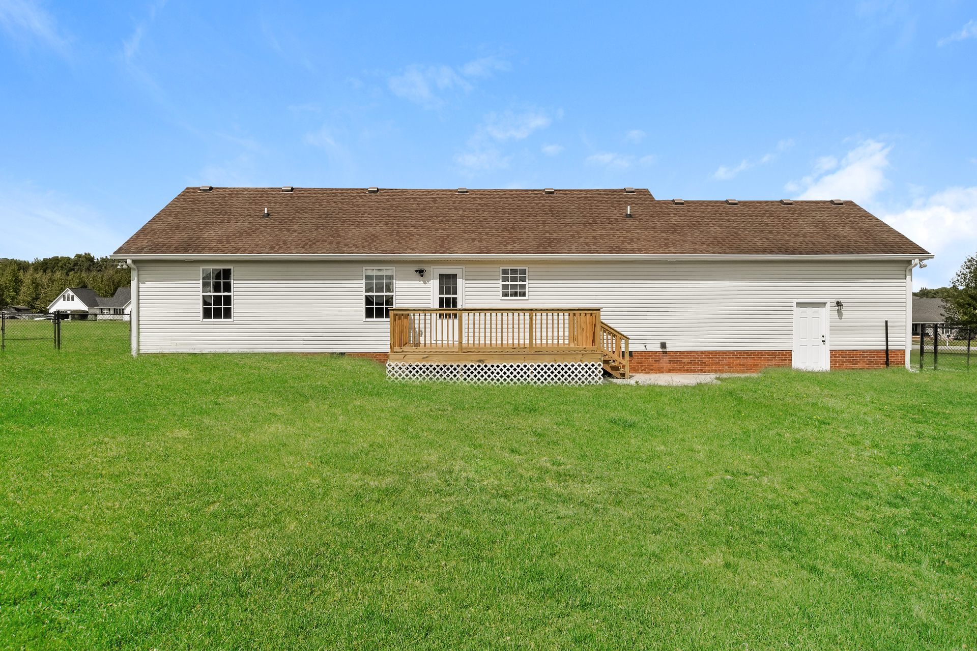 Photo 5 of 21 of 340 Green Grass Way, Manchester, TN