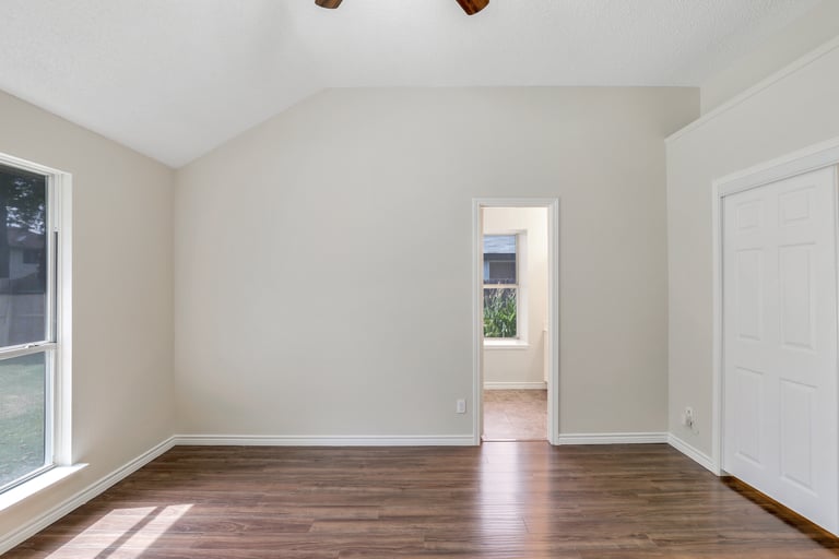 Photo 16 of 22 - 6312 Brookmont Ct, Arlington, TX 76018
