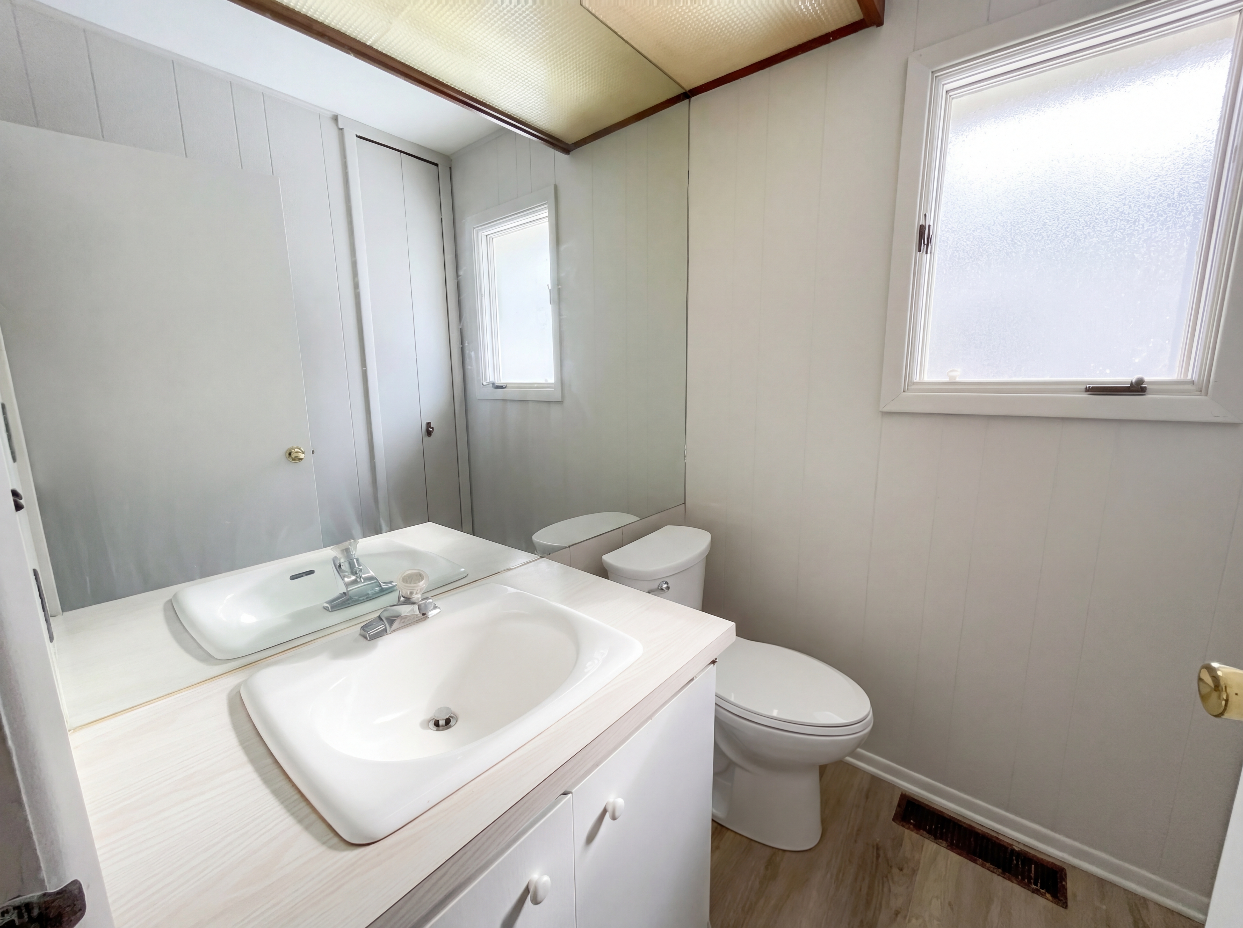 Photo 13 of 21 of 5896 Mills Creek Ln, North Ridgeville, OH