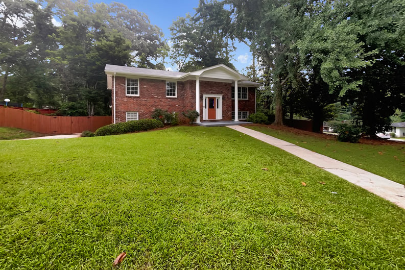 Property photo 1 of 2784 Williamsburg Way