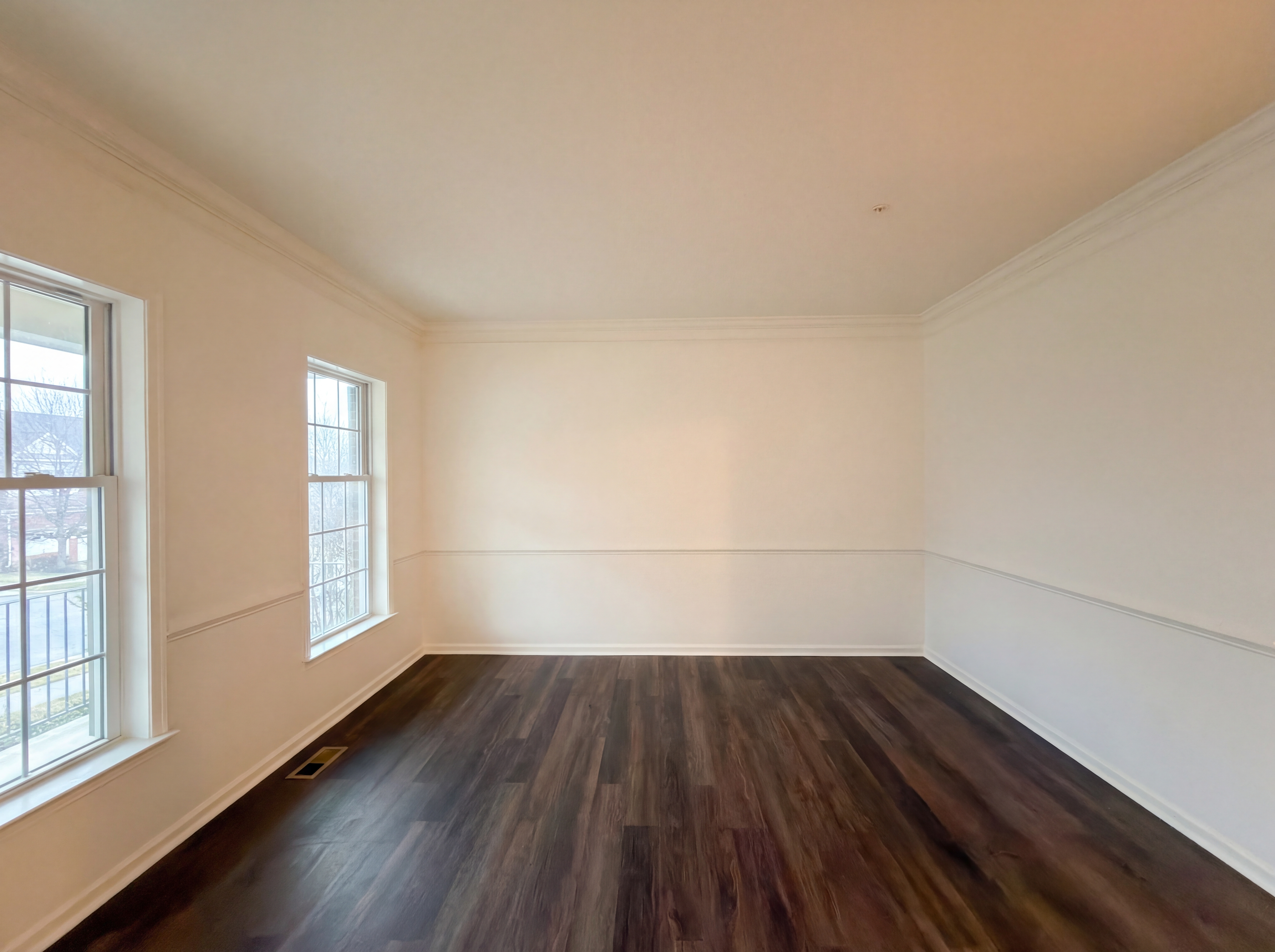 Photo 3 of 26 of 4012 Bridle Ridge Rd, Upper Marlboro, MD