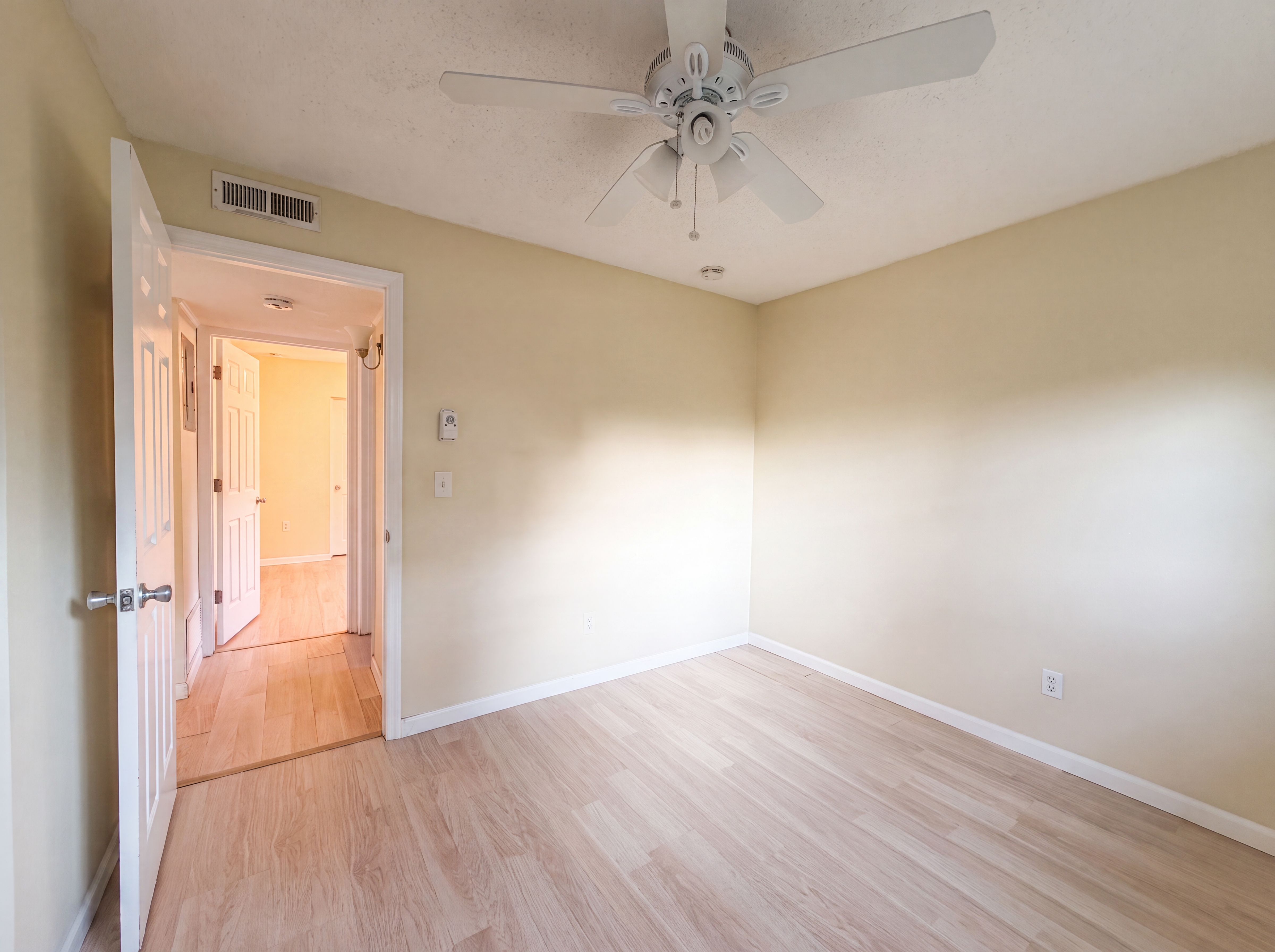 Photo 17 of 26 of 722 Virginia Ln, Apopka, FL