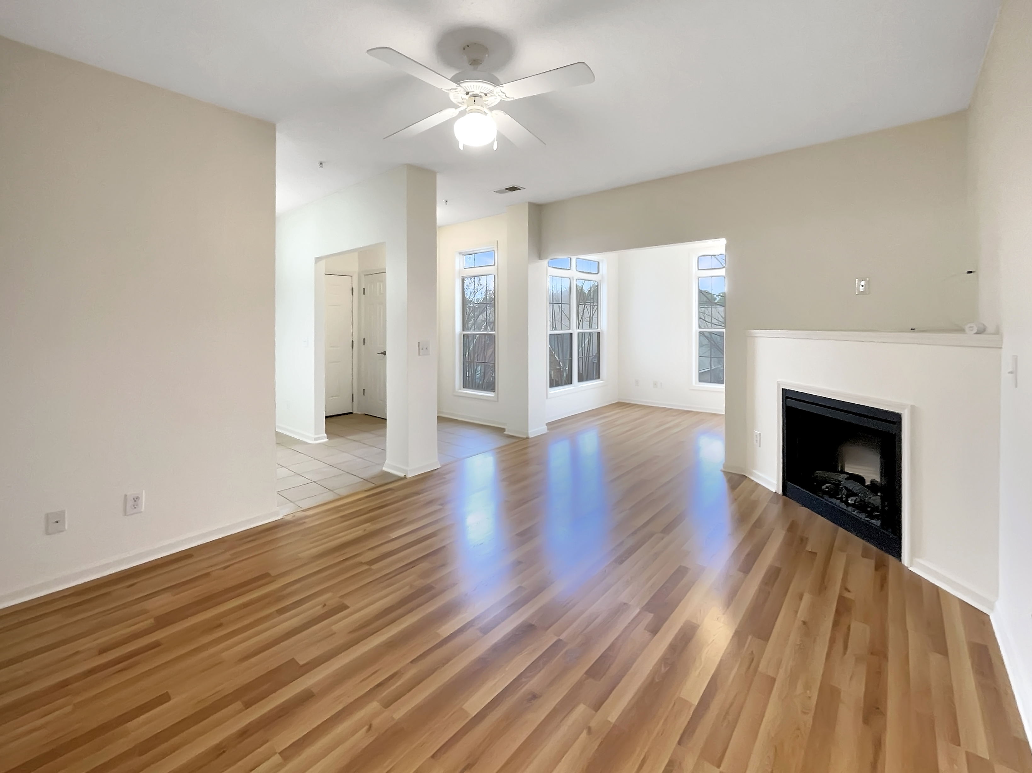Photo 13 of 16 of 2501 Huntscroft Ln, Raleigh, NC