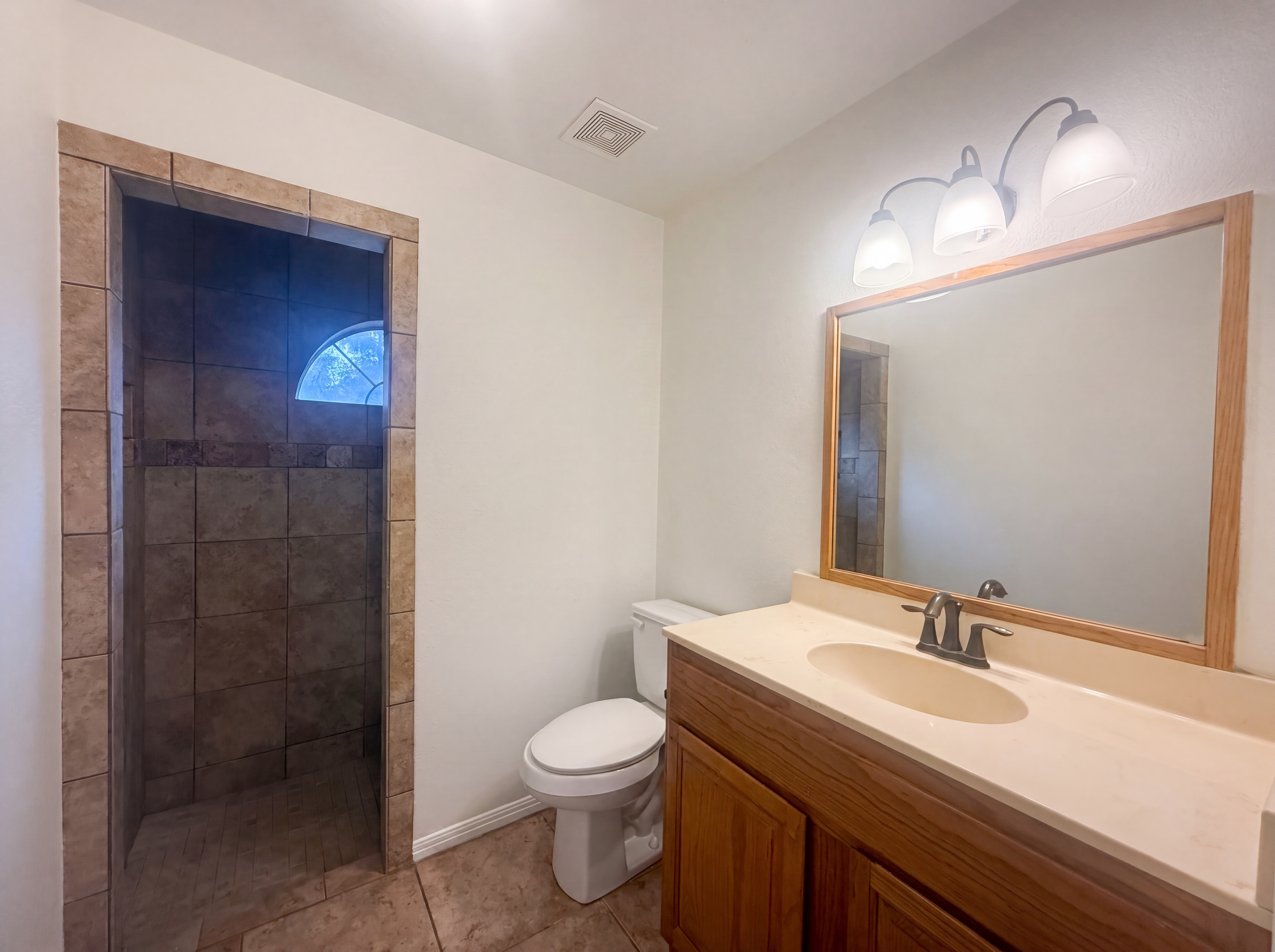 Photo 15 of 25 of 12 Birchwood Cir, Wimberley, TX